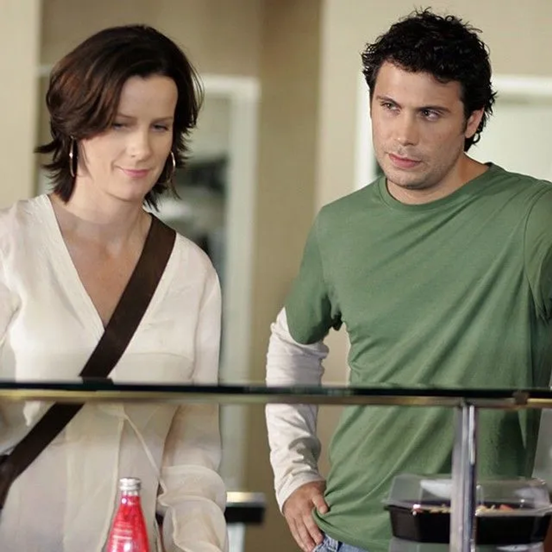 Jeremy Sisto and Rachel Griffiths in Six Feet Under (2001)