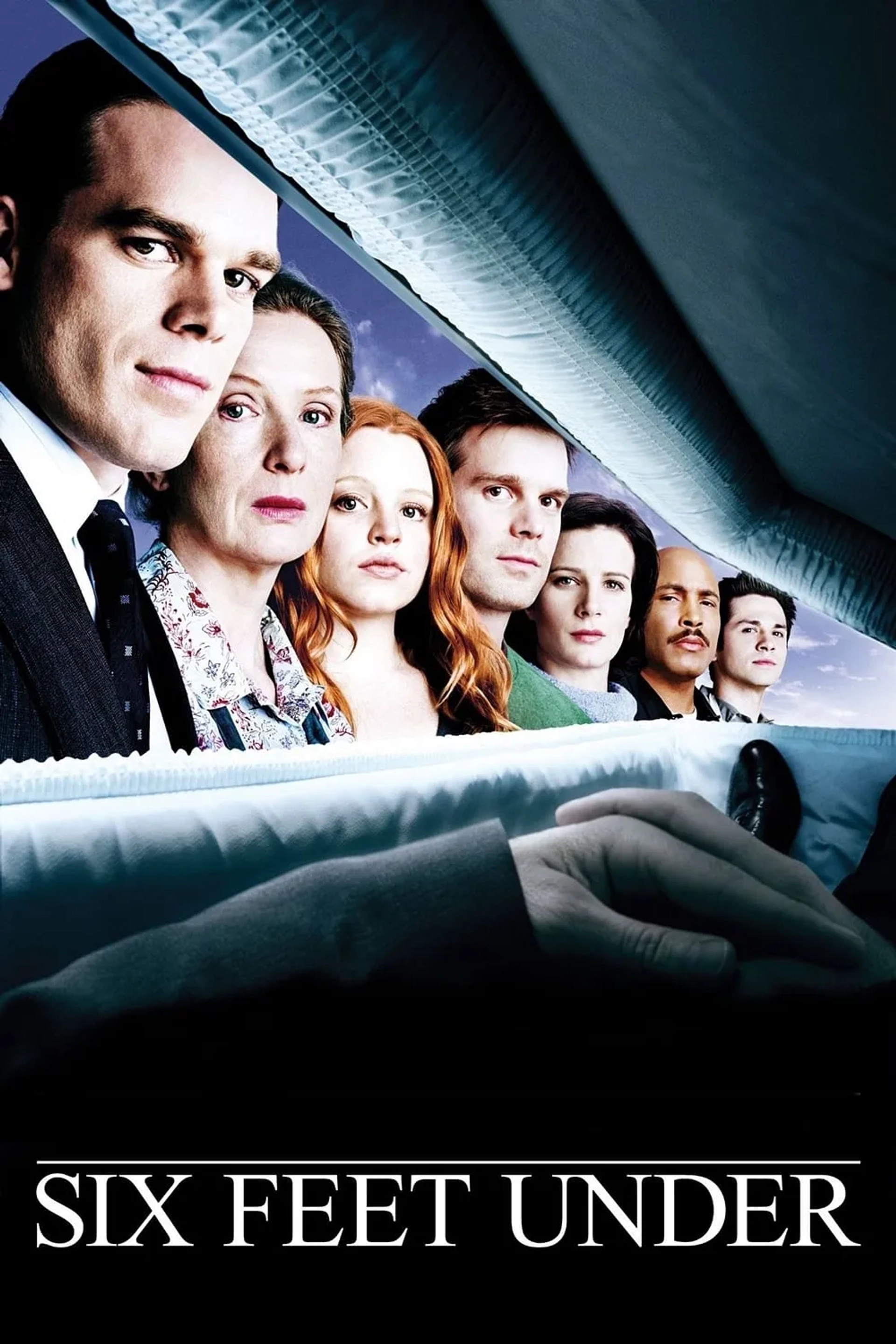 Lauren Ambrose, Freddy Rodríguez, Frances Conroy, Rachel Griffiths, Michael C. Hall, Peter Krause, and Mathew St. Patrick in Six Feet Under (2001)