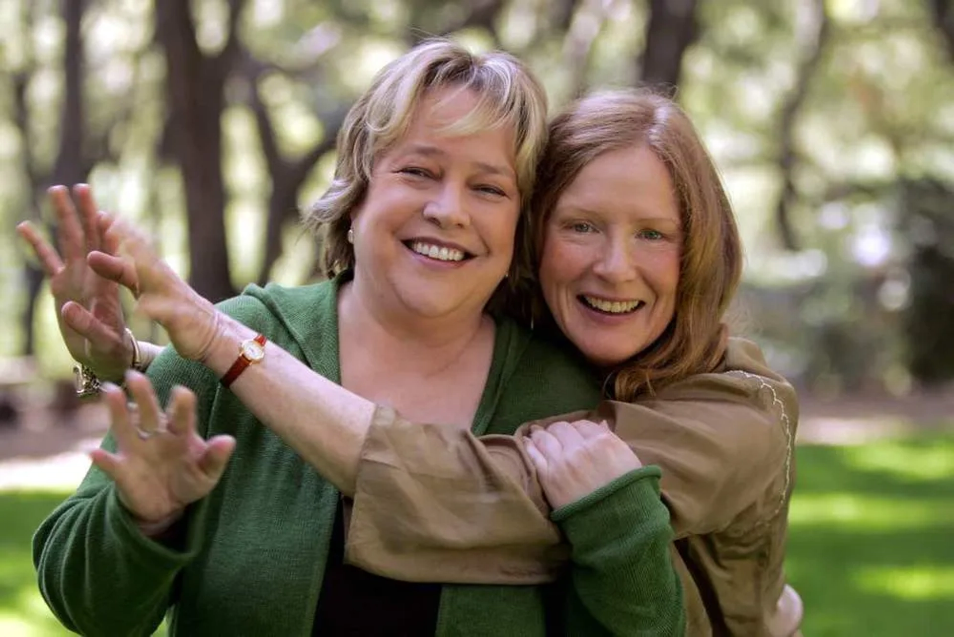 Kathy Bates and Frances Conroy in Six Feet Under (2001)