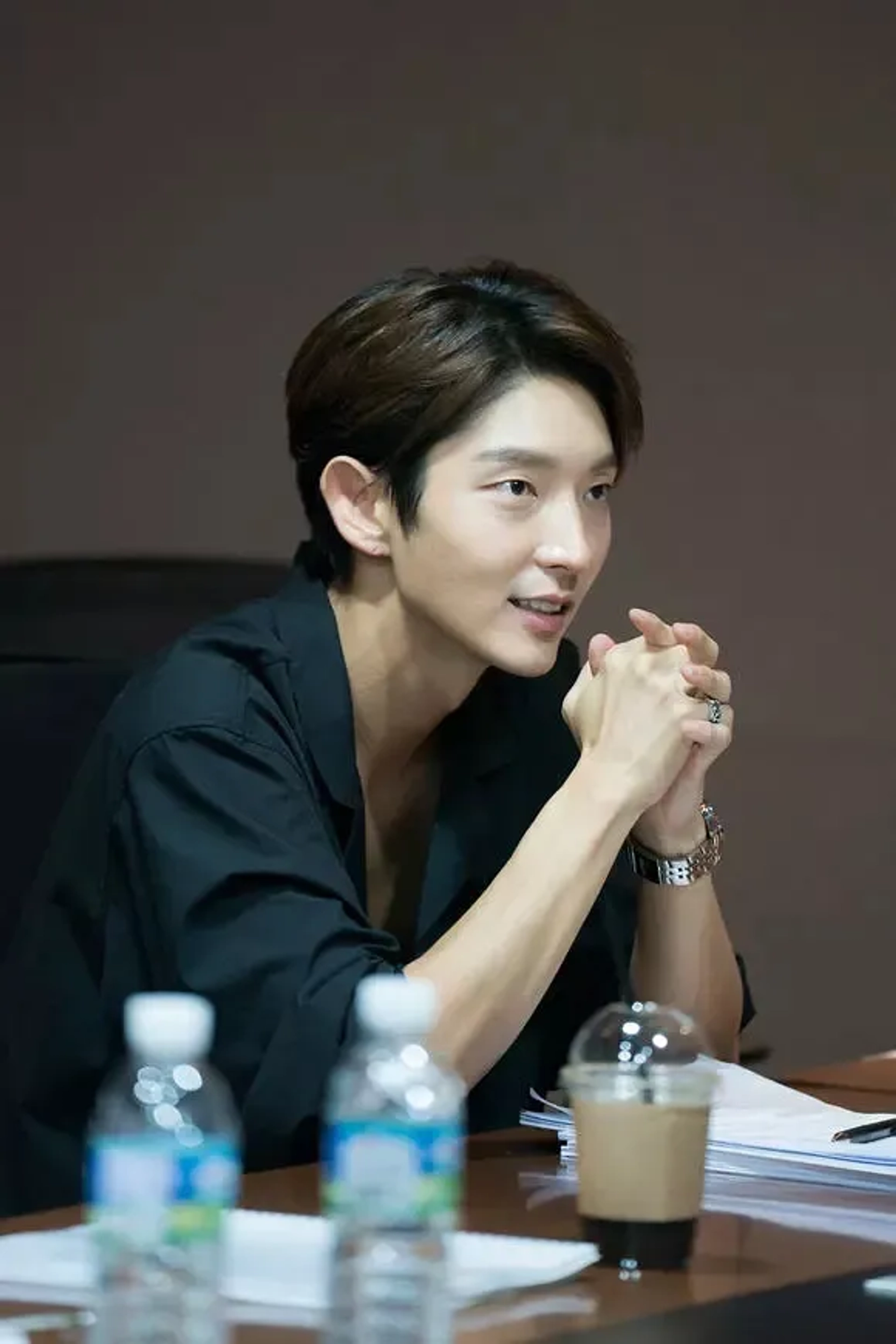 Lee Joon-Gi in Lawless Lawyer (2018)