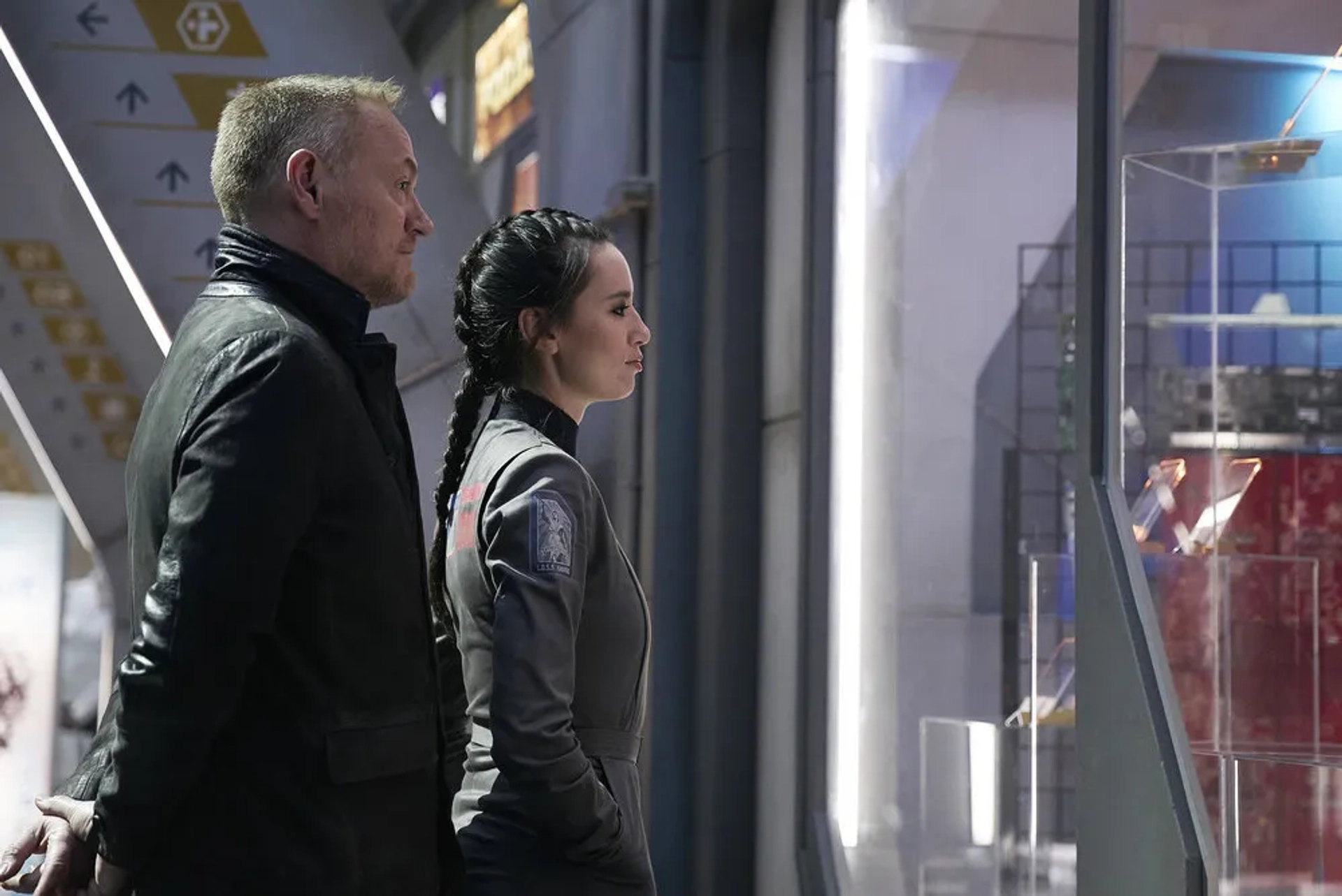 Jared Harris and Cara Gee in The Expanse (2015)