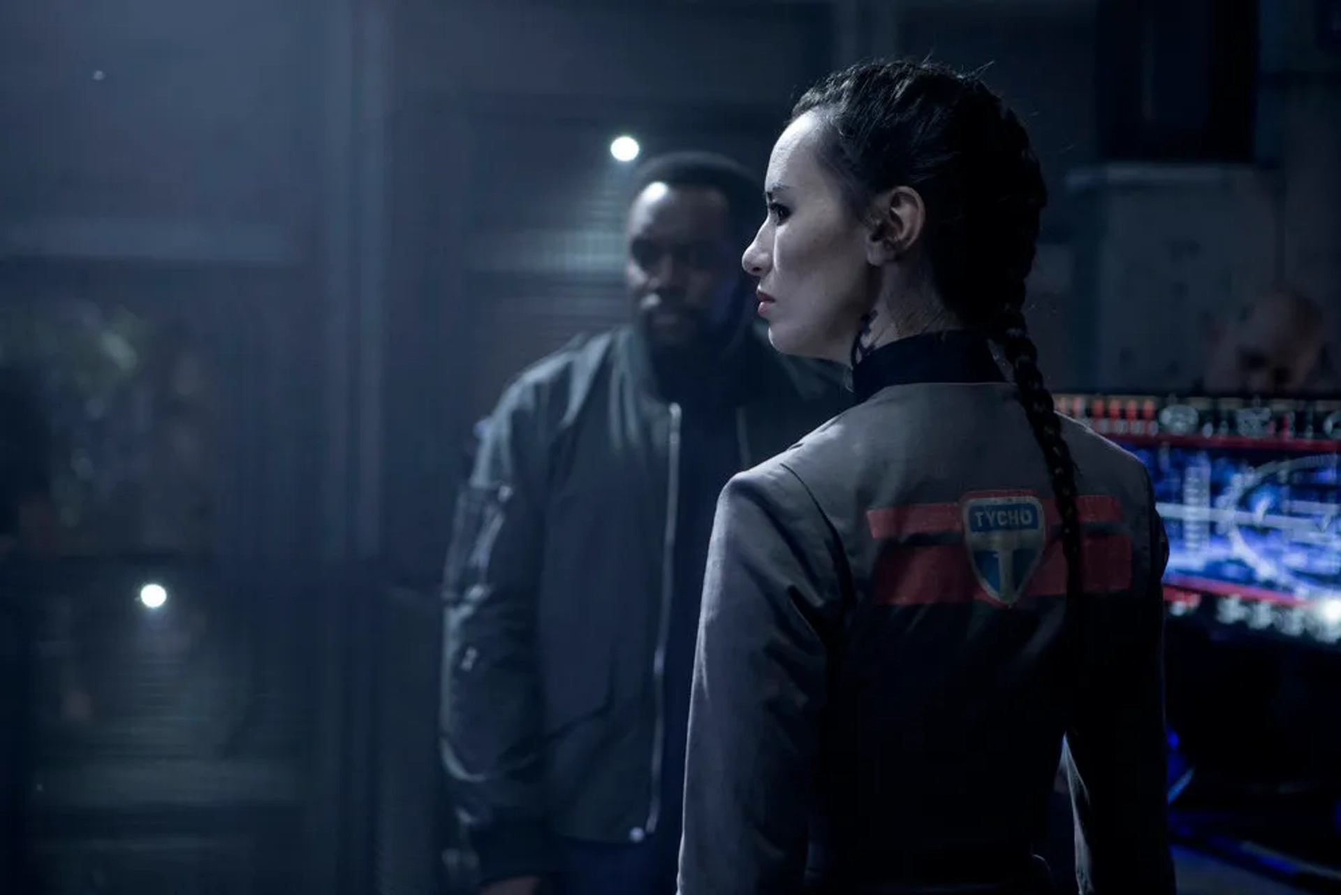 Chad L. Coleman and Cara Gee in The Expanse (2015)