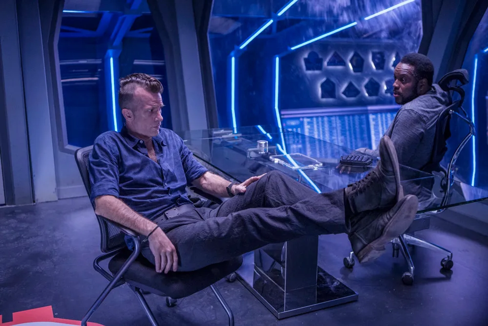 Thomas Jane and Chad L. Coleman in The Expanse (2015)