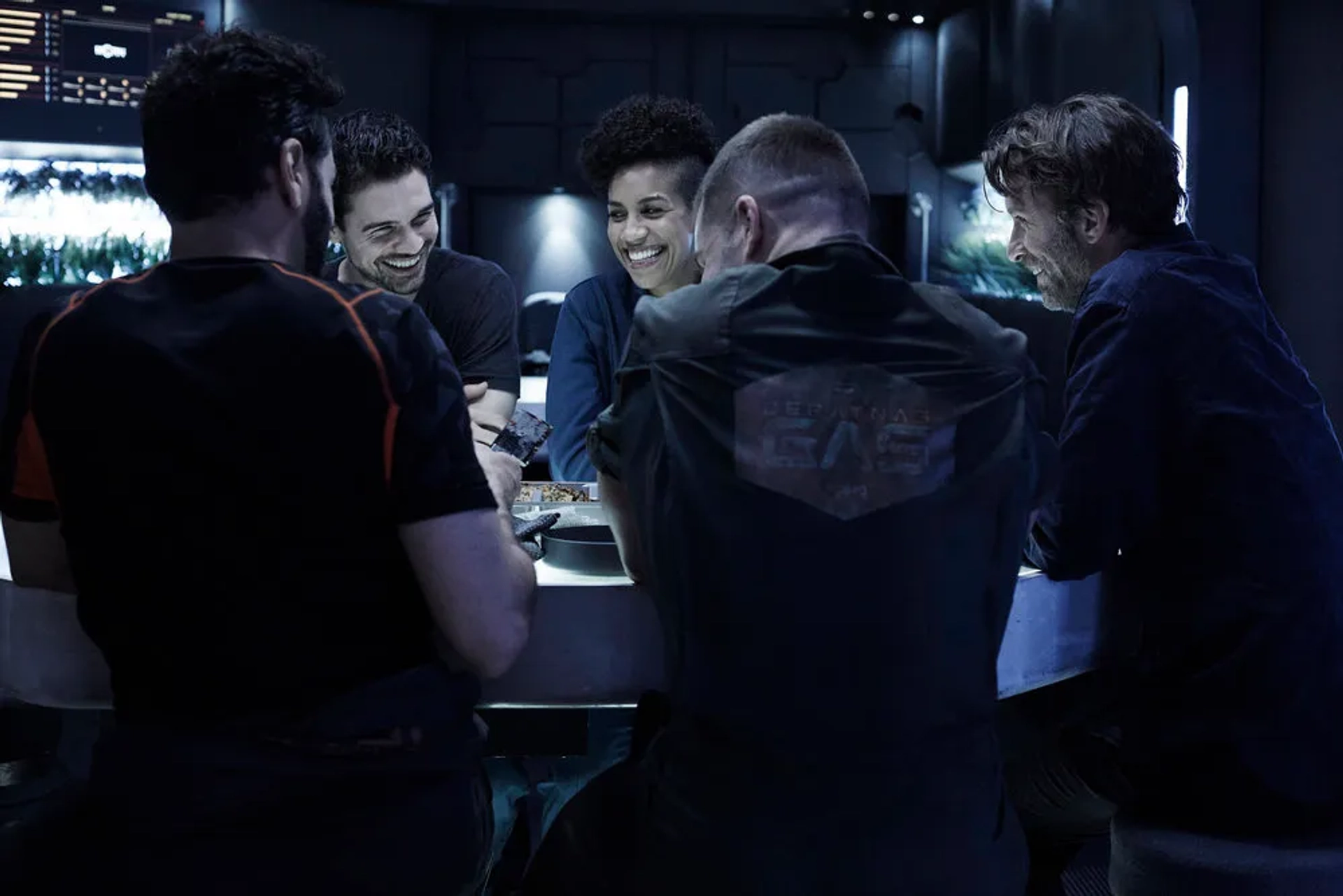 Thomas Jane, Steven Strait, and Dominique Tipper in The Expanse (2015)