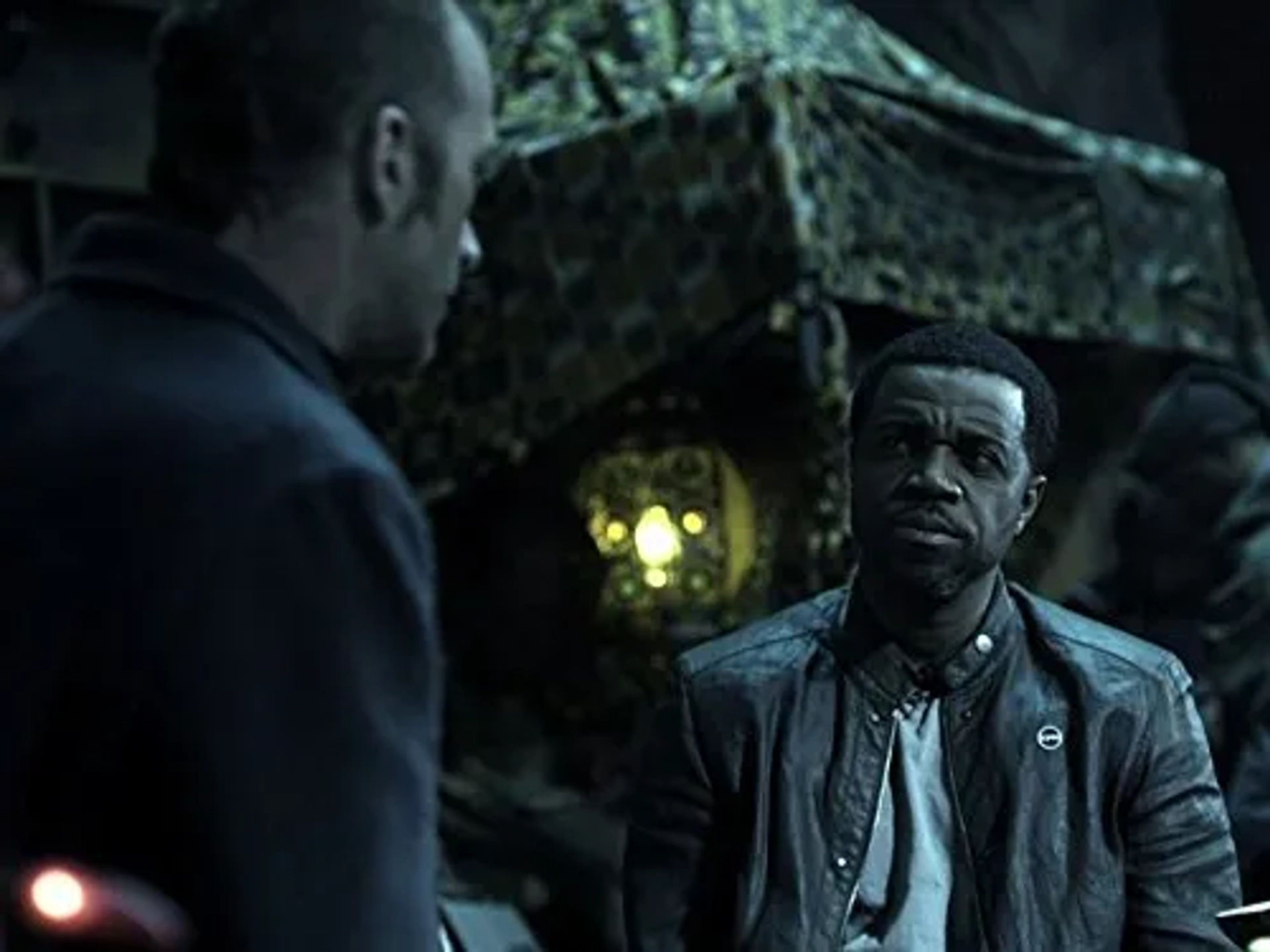 Thomas Jane and Kevin Hanchard in The Expanse (2015)