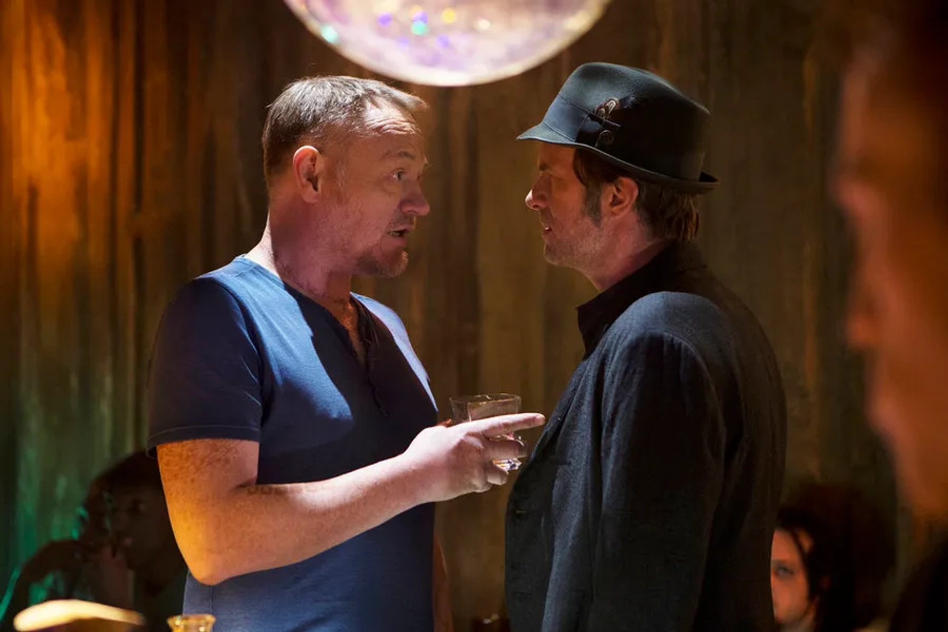 Thomas Jane and Jared Harris in The Expanse (2015)