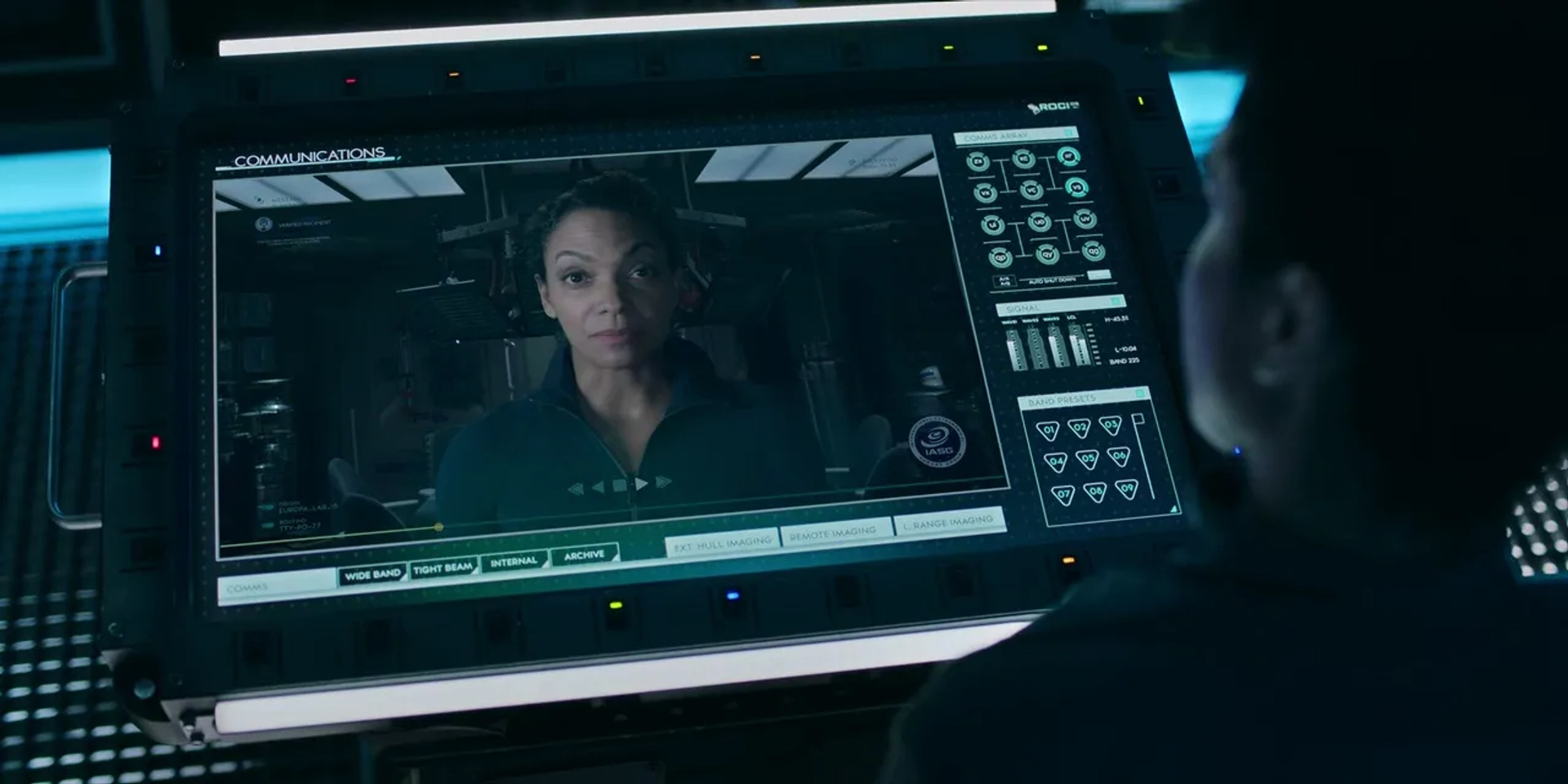 Lyndie Greenwood and Dominique Tipper in The Expanse: Why We Fight (2022)