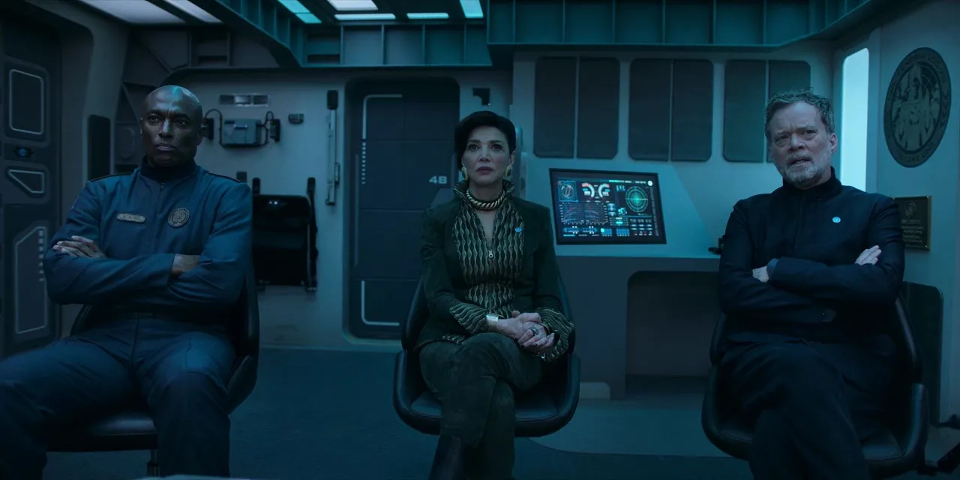 Shohreh Aghdashloo, Conrad Coates, and Ted Dykstra in The Expanse: Why We Fight (2022)