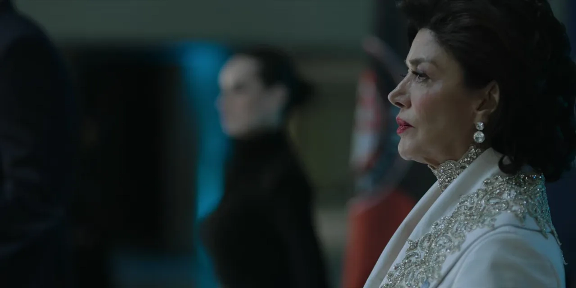 Shohreh Aghdashloo and Cara Gee in The Expanse: Babylon's Ashes (2022)