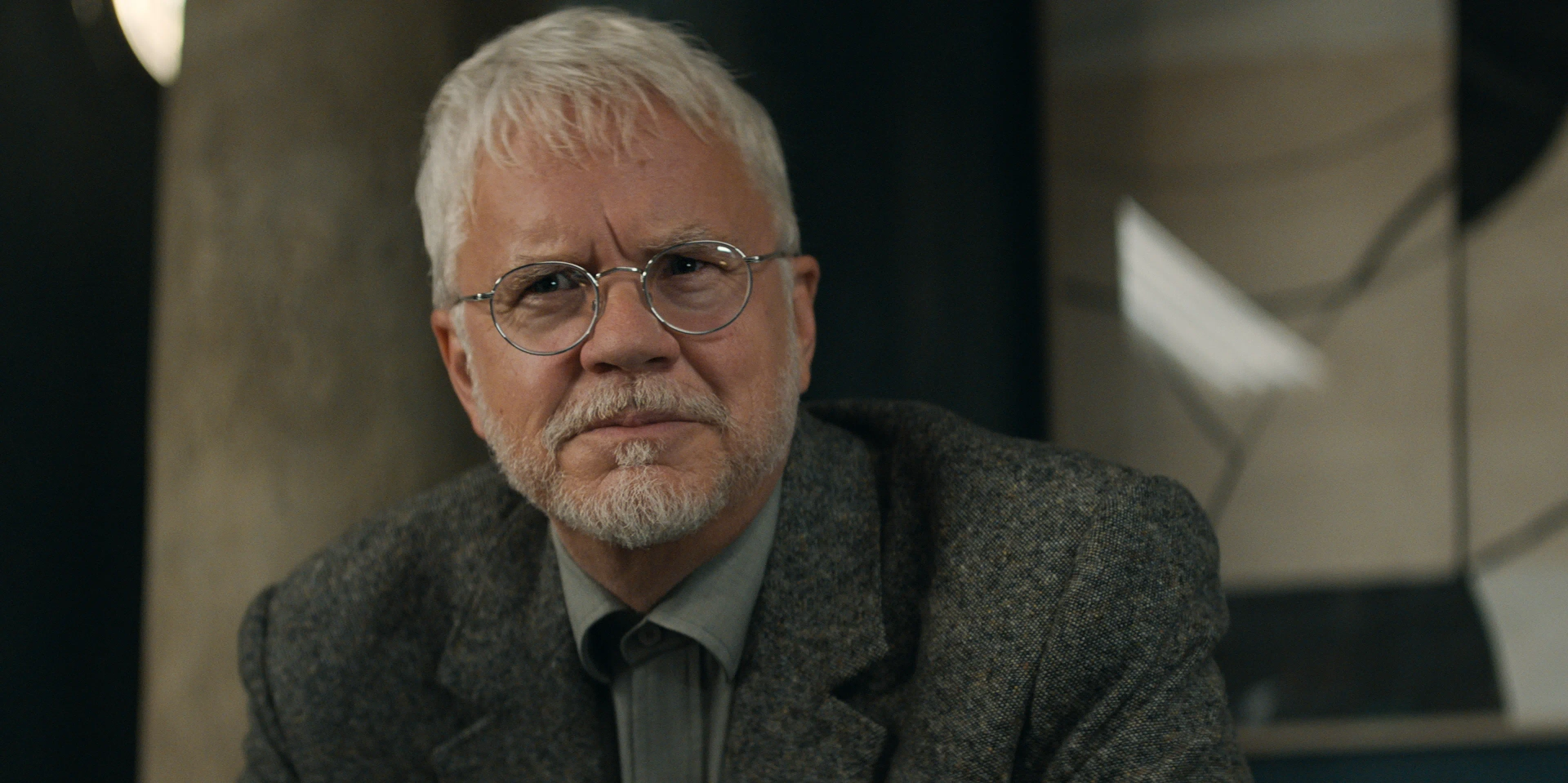 Tim Robbins in Silo (2023)