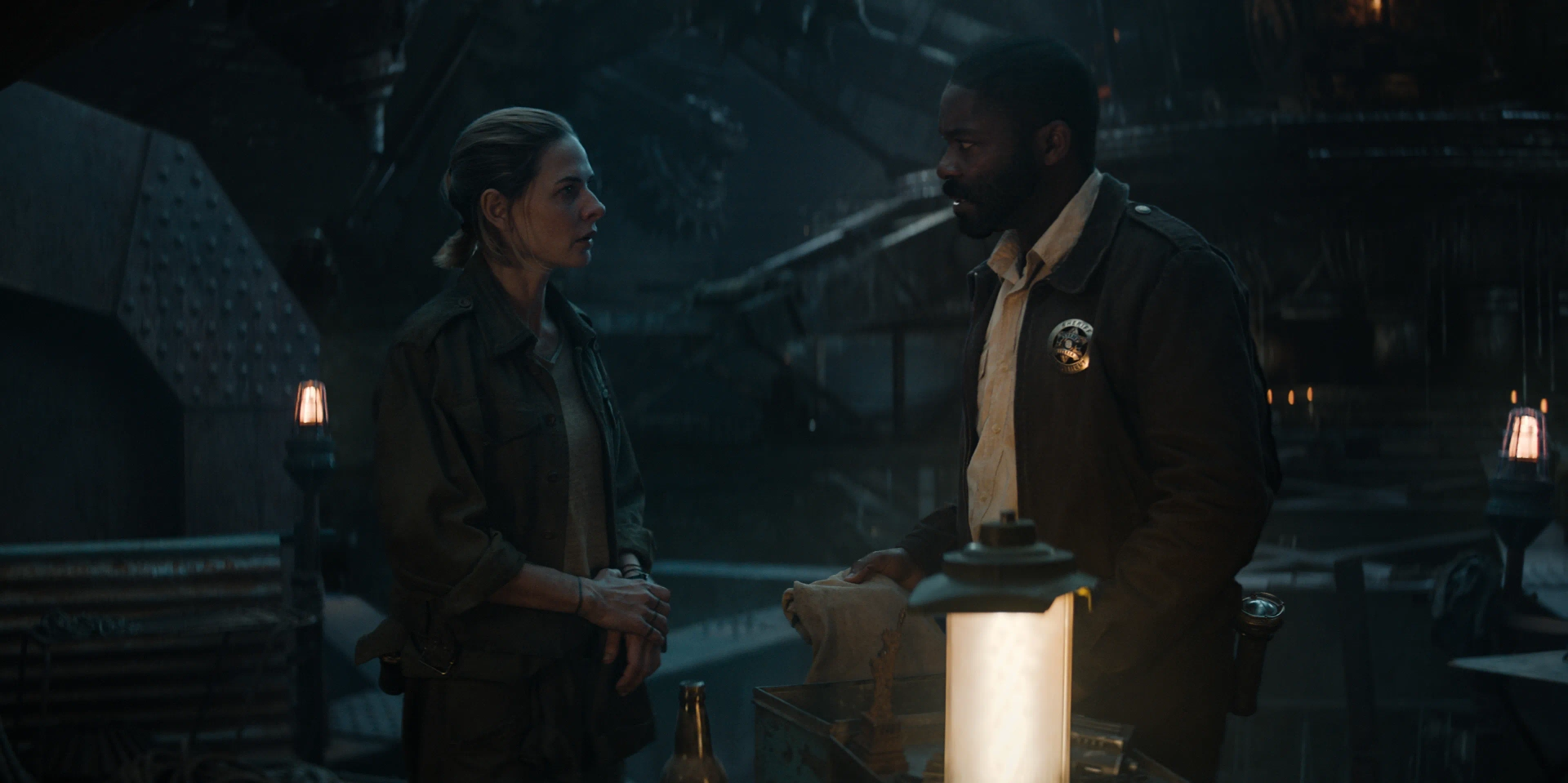 Rebecca Ferguson and David Oyelowo in Silo (2023)