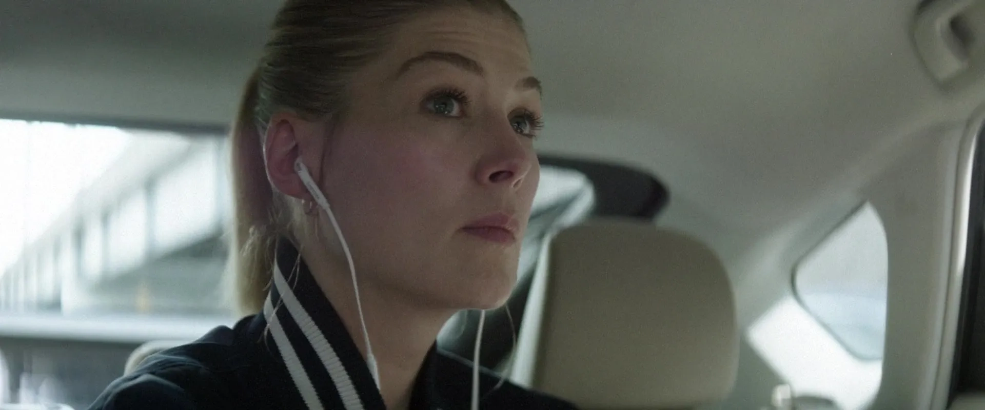 Rosamund Pike in The Informer (2019)