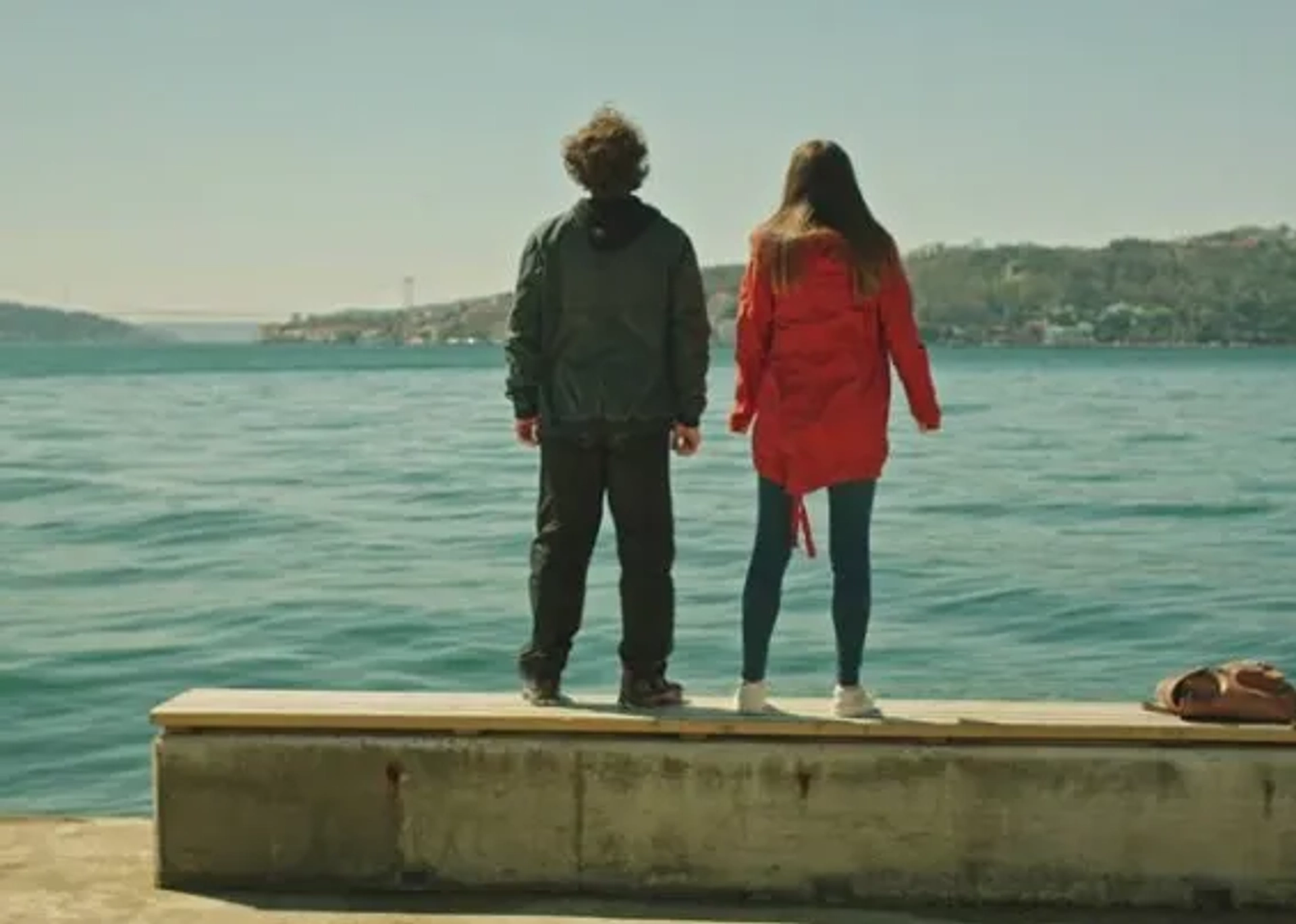 Cem Yigit Uzümoglu and Almila Ada in Adi Efsane (2017)