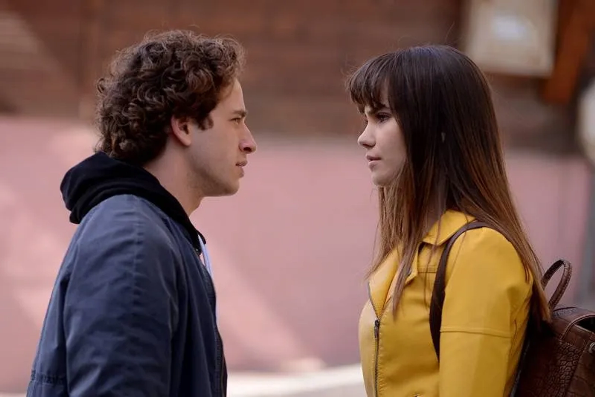 Cem Yigit Uzümoglu and Almila Ada in Adi Efsane (2017)