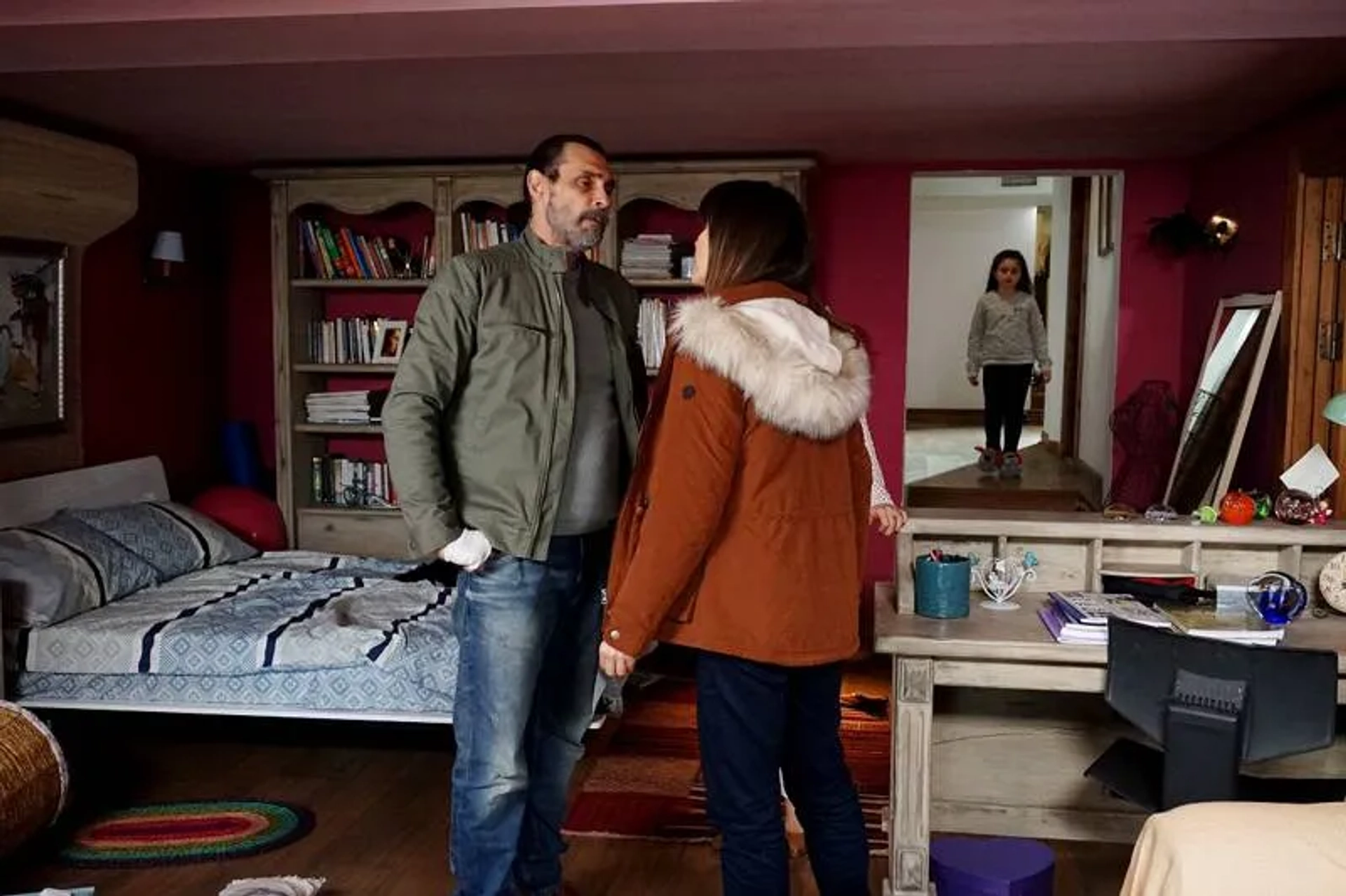 Erdal Besikçioglu, Leya Kirsan, and Almila Ada in Adi Efsane (2017)