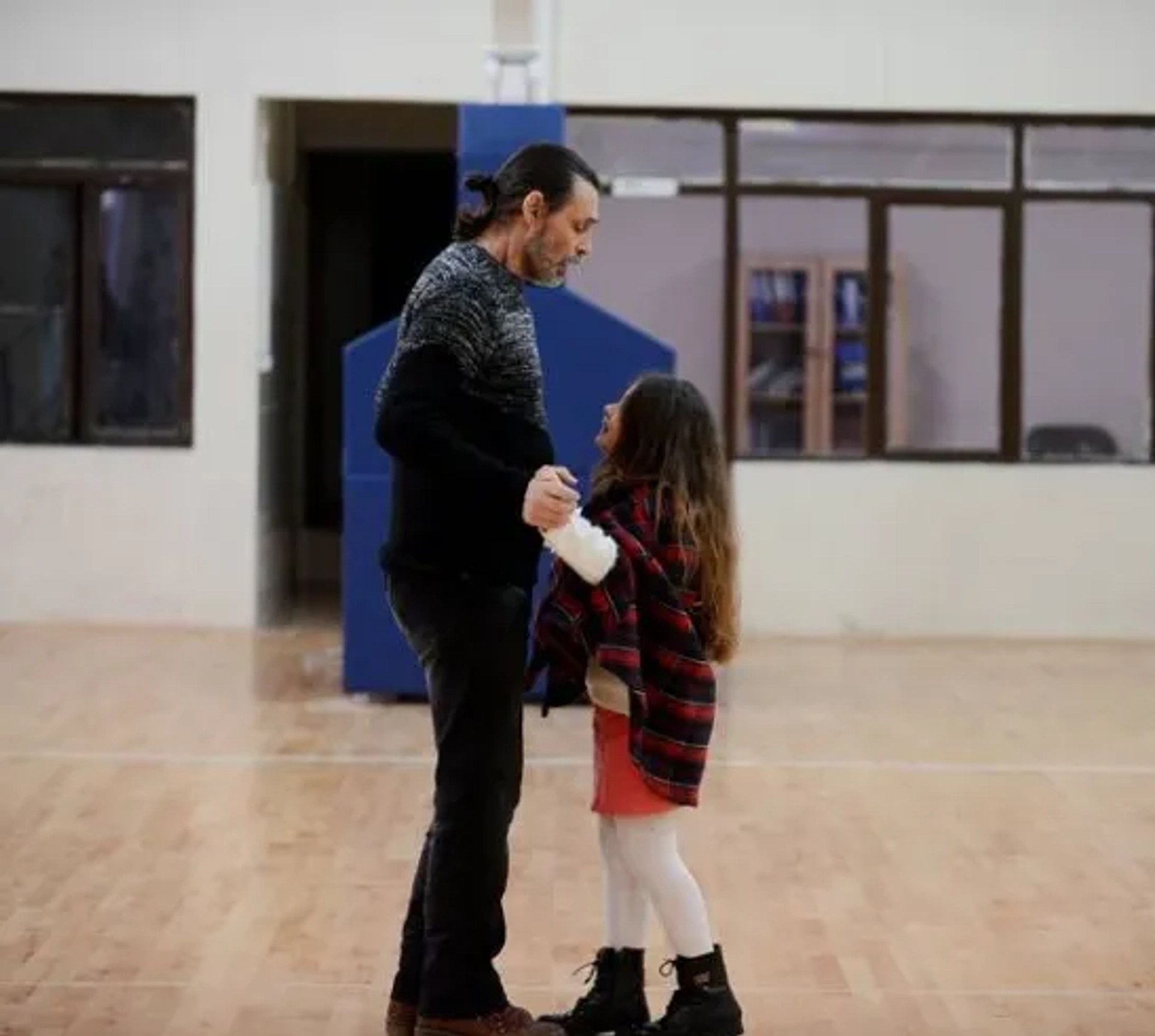 Erdal Besikçioglu and Leya Kirsan in Adi Efsane (2017)