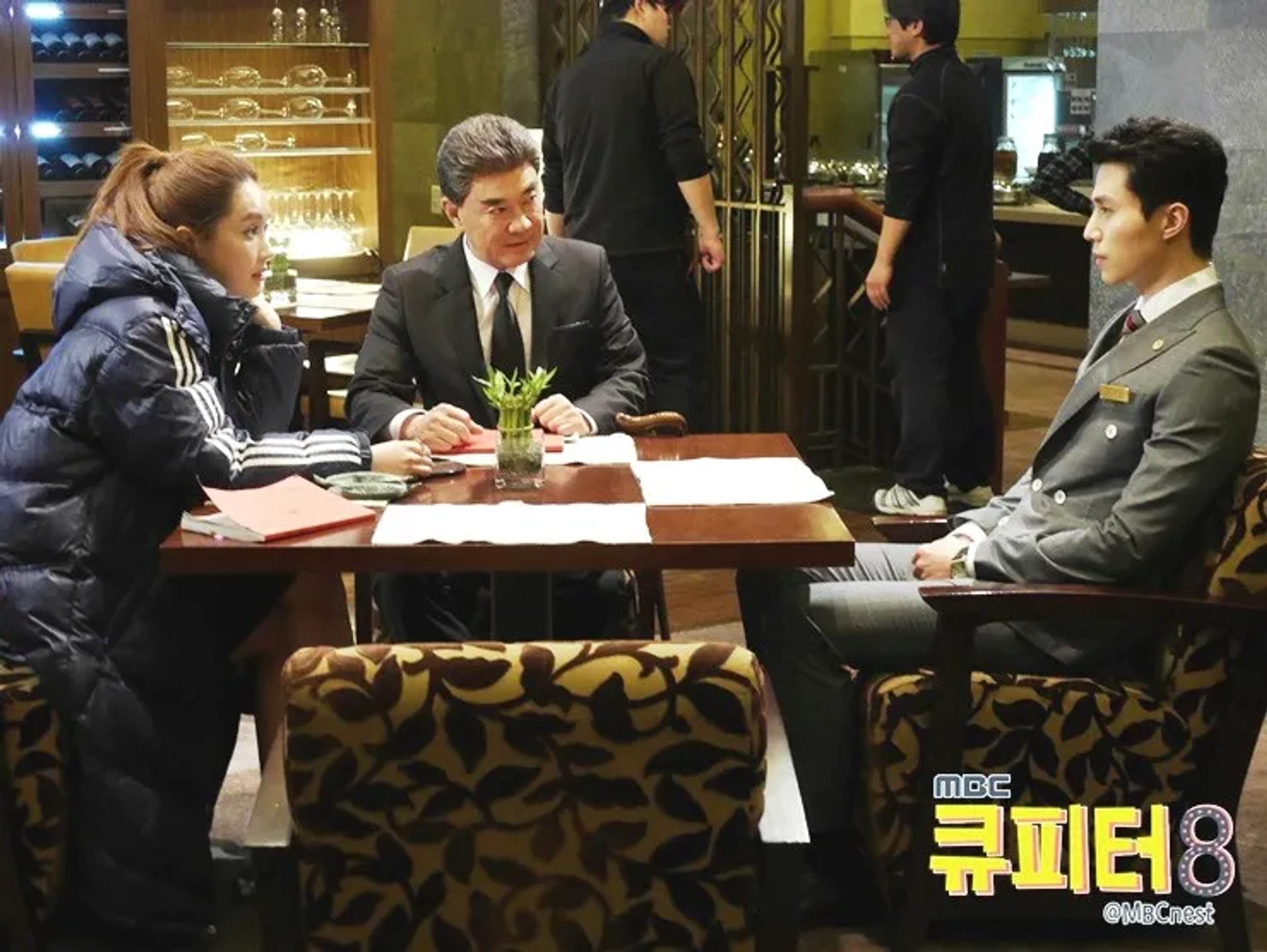 Lee Deok-hwa, Lee Dong-wook, and Lee Da-hae in Hotel King (2014)