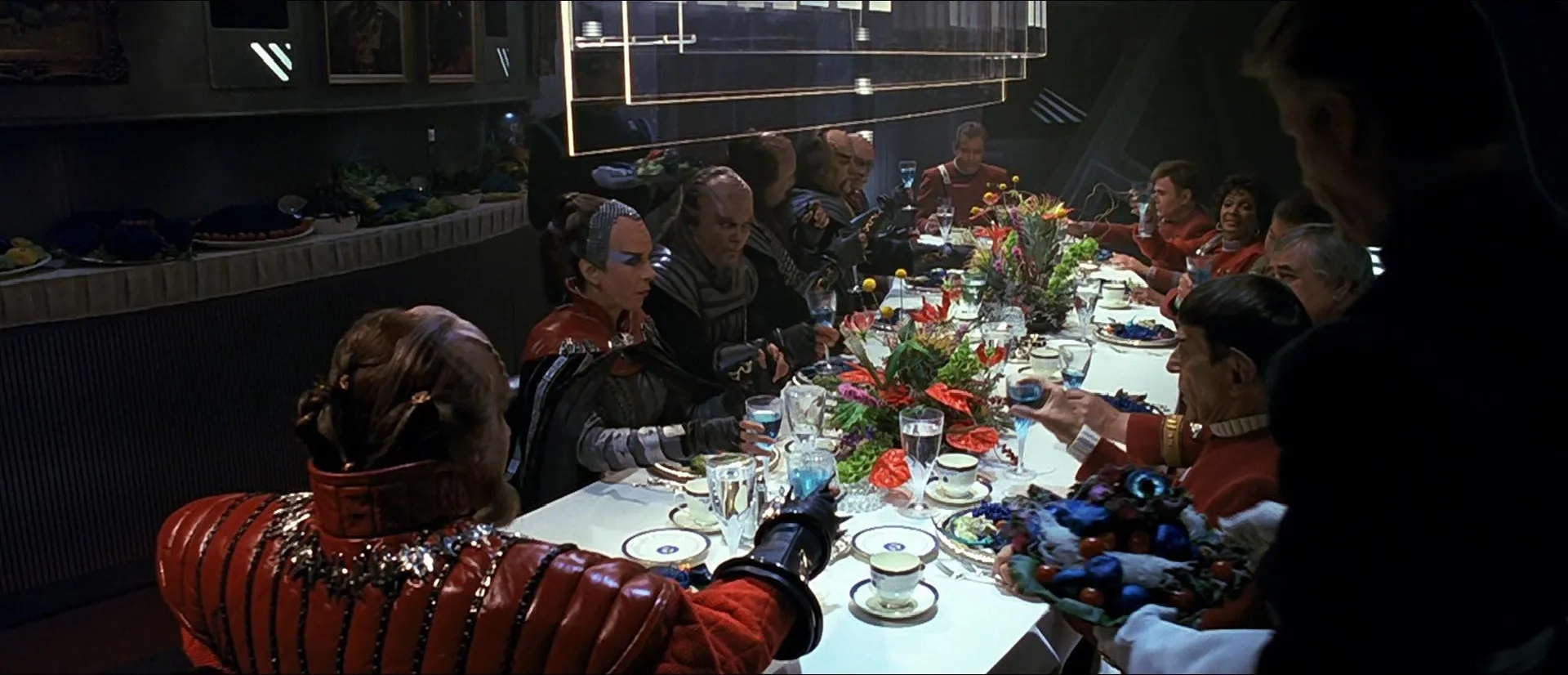 Walter Koenig, Leonard Nimoy, William Shatner, James Doohan, DeForest Kelley, Christopher Plummer, David Warner, and Nichelle Nichols in Star Trek VI: The Undiscovered Country (1991)