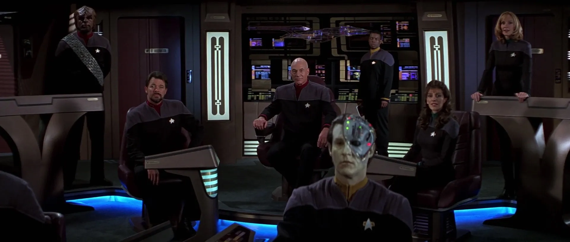 Michael Dorn, Jonathan Frakes, Gates McFadden, Marina Sirtis, Brent Spiner, LeVar Burton, and Patrick Stewart in Star Trek: First Contact (1996)