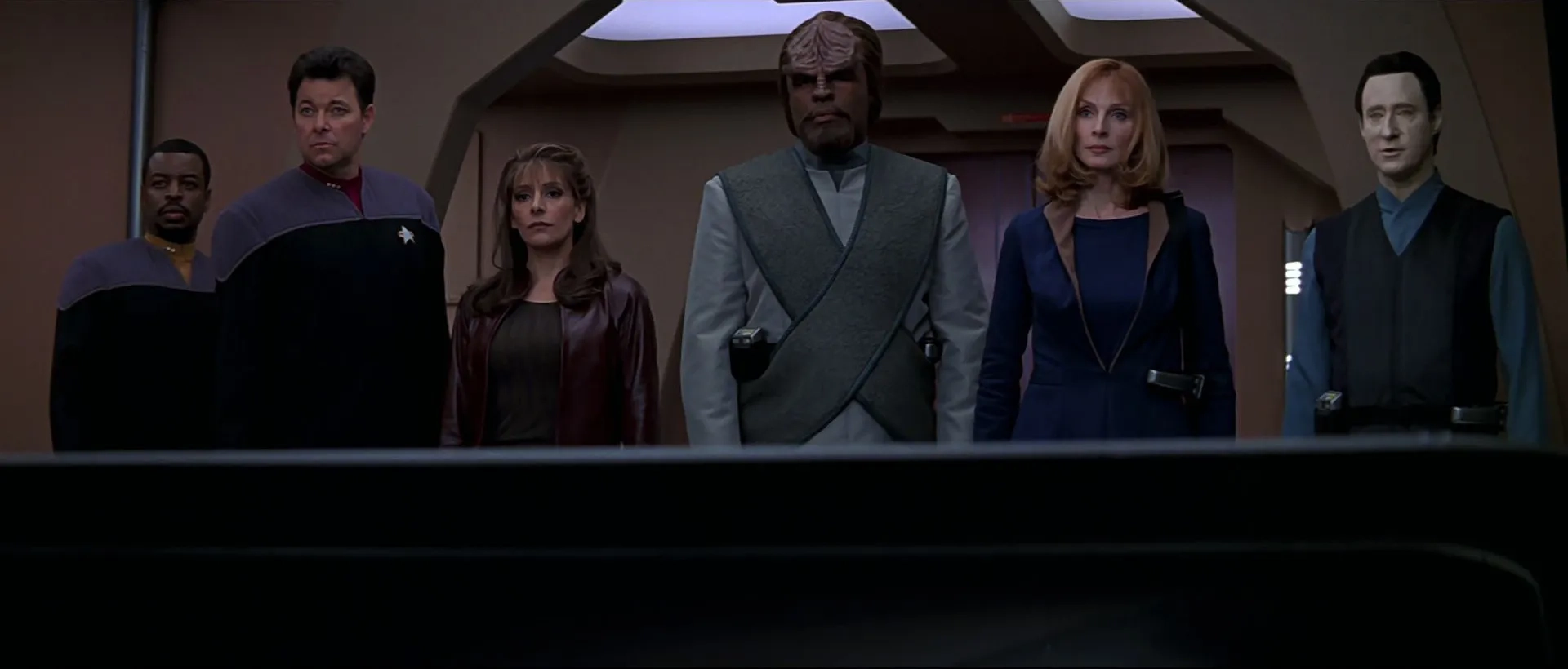 Michael Dorn, Jonathan Frakes, Gates McFadden, Marina Sirtis, Brent Spiner, and LeVar Burton in Star Trek: Insurrection (1998)