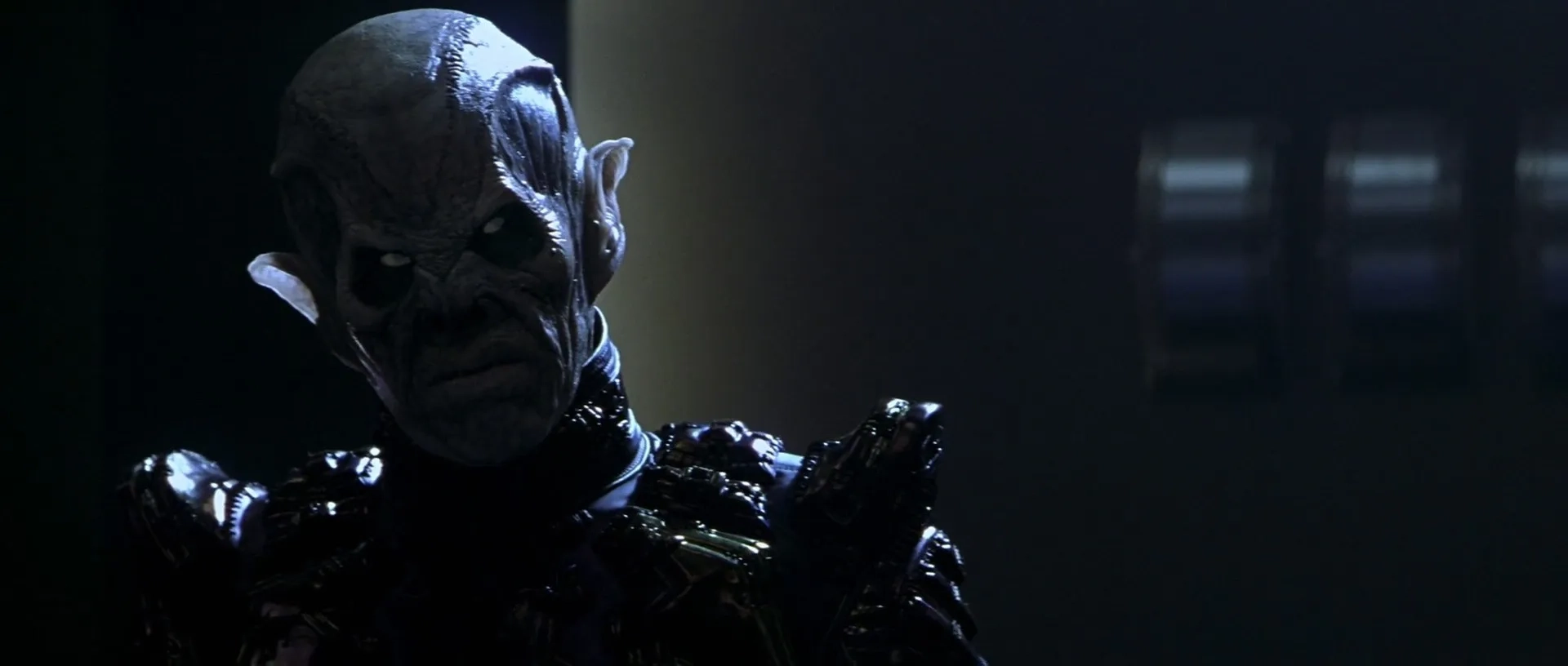 Ron Perlman in Star Trek: Nemesis (2002)