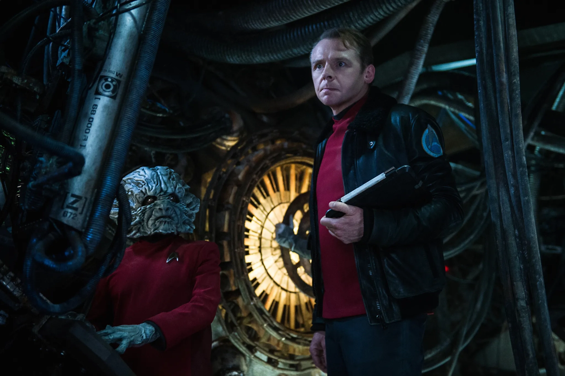 Simon Pegg and Deep Roy in Star Trek Beyond (2016)