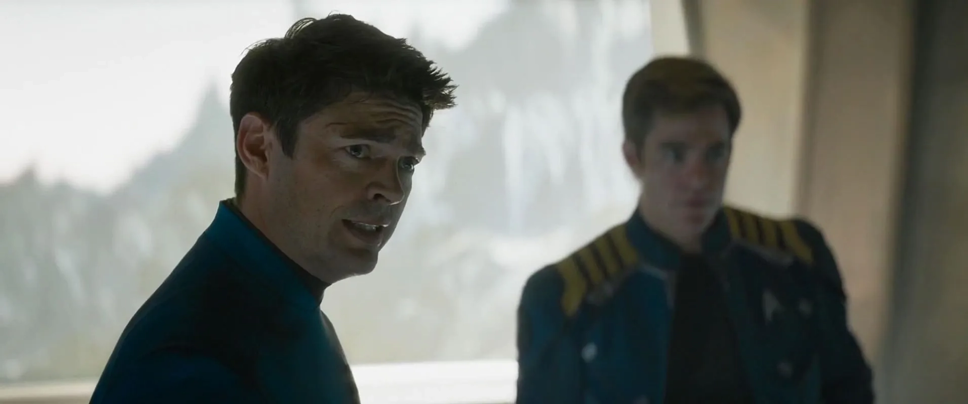 Karl Urban and Chris Pine in Star Trek Beyond (2016)