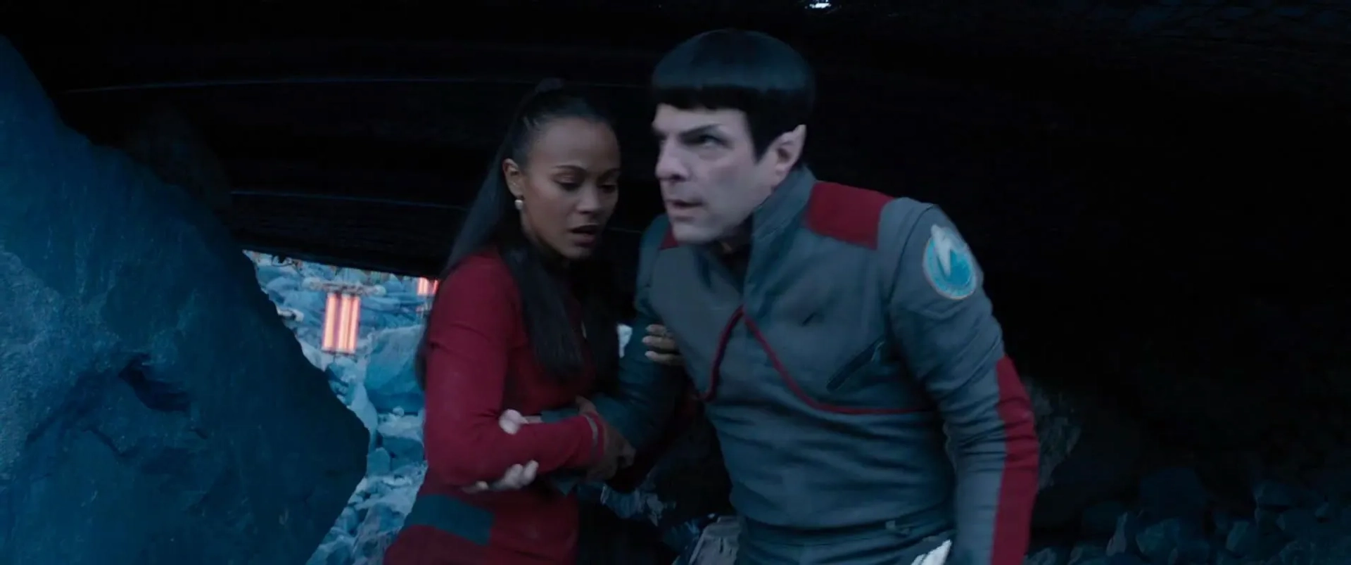 Zachary Quinto and Zoe Saldana in Star Trek Beyond (2016)