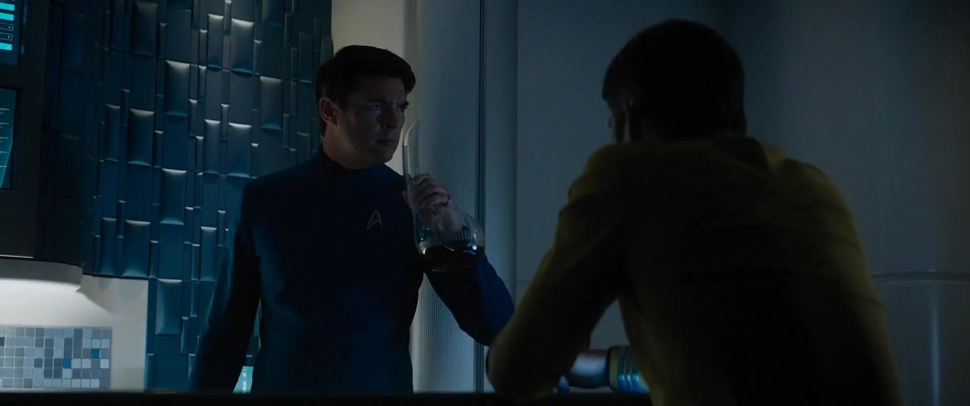 Karl Urban and Chris Pine in Star Trek Beyond (2016)