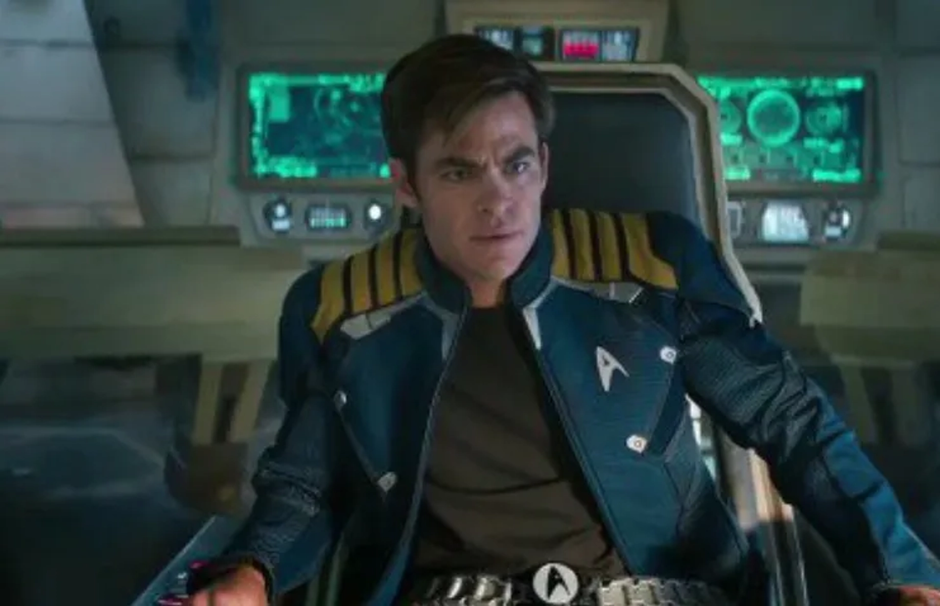 Chris Pine in Star Trek Beyond (2016)