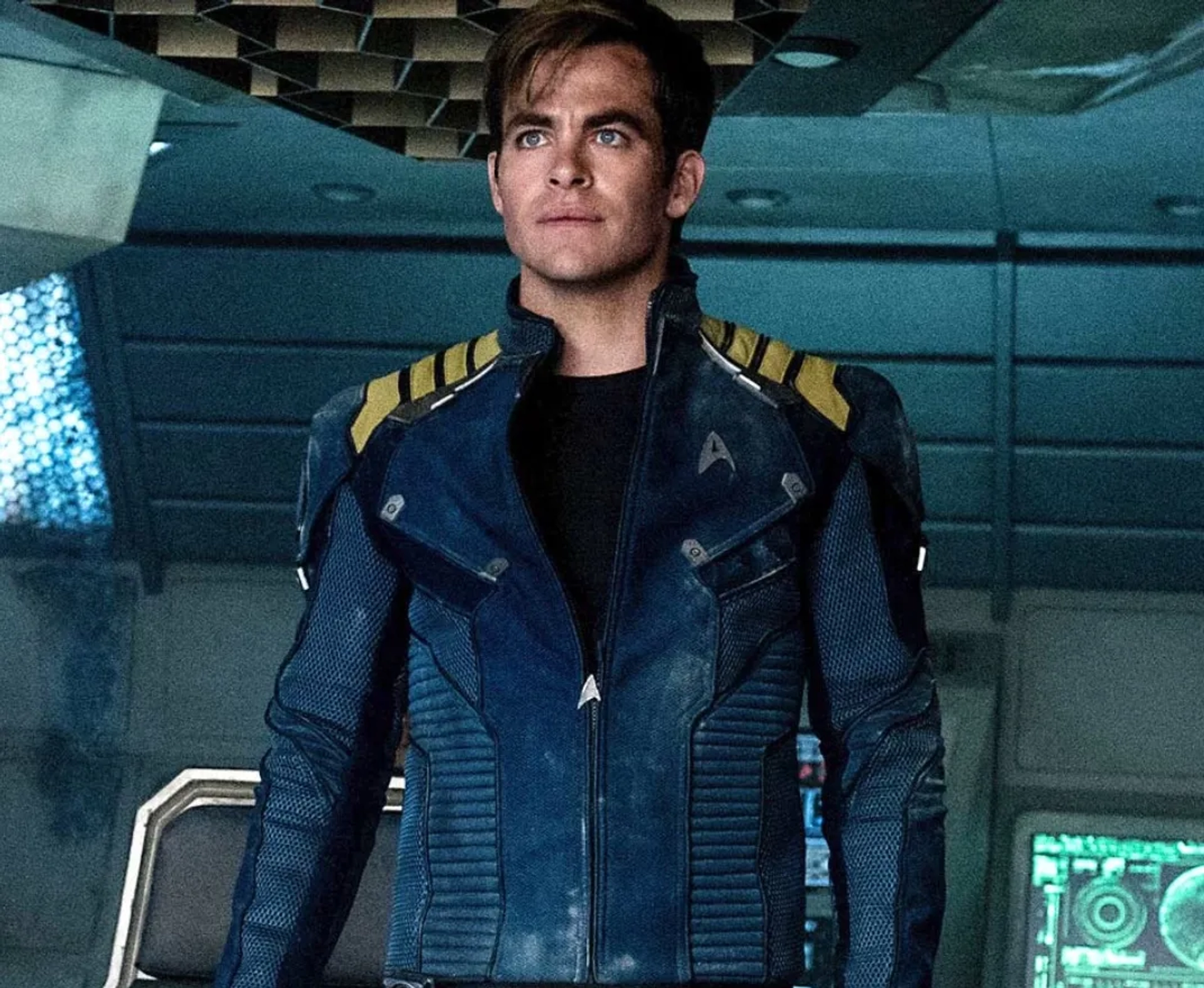 Chris Pine in Star Trek Beyond (2016)