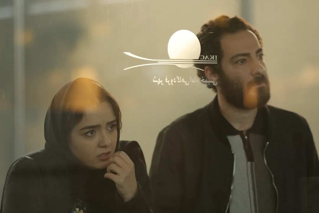Taraneh Alidoosti and Navid Mohammadzadeh in Leila's Brothers (2022)