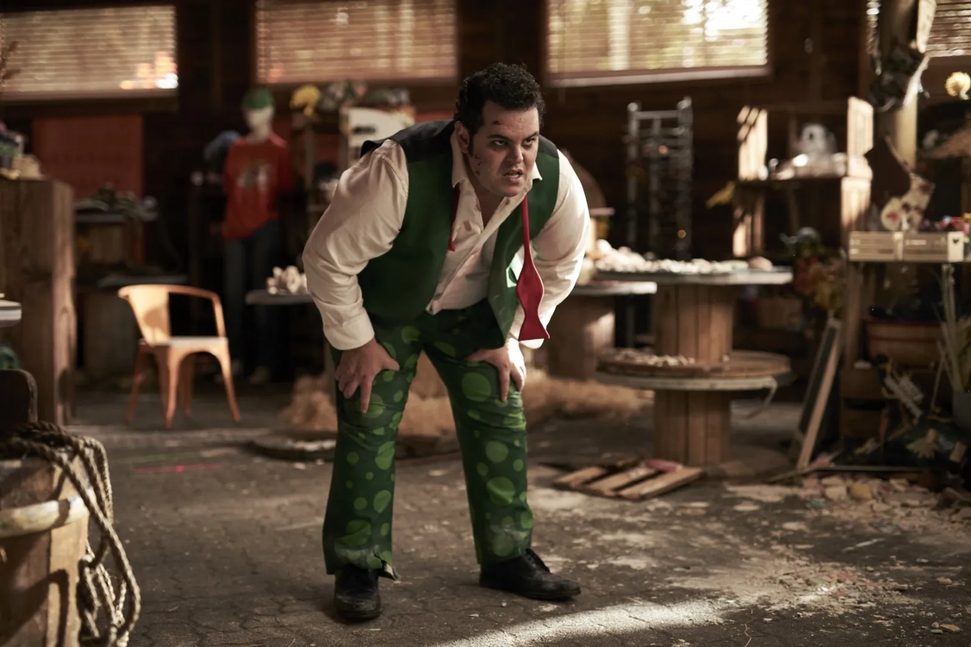 Josh Gad in Little Monsters (2019)