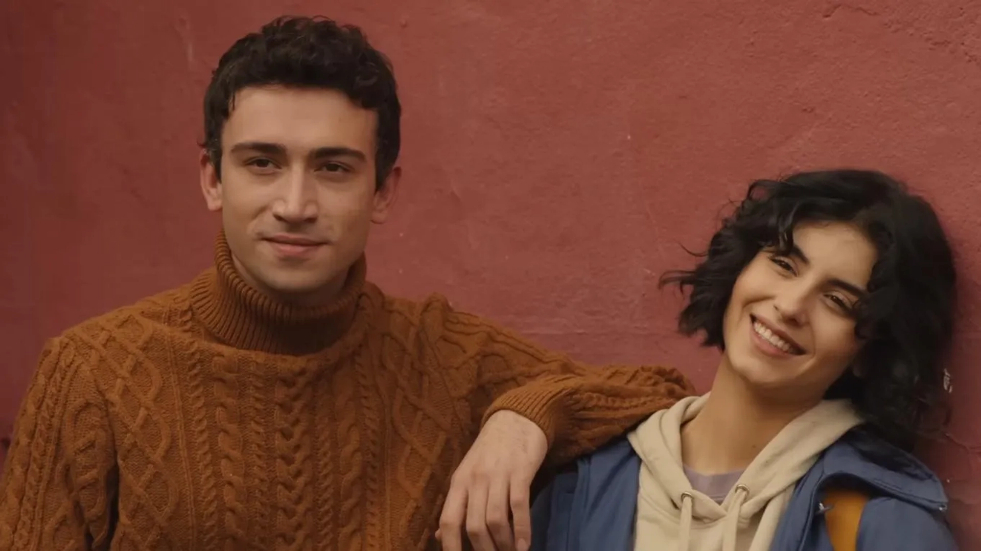 Rojbin Erden and Onur Özer in Let Life Come as It Knows (2022)