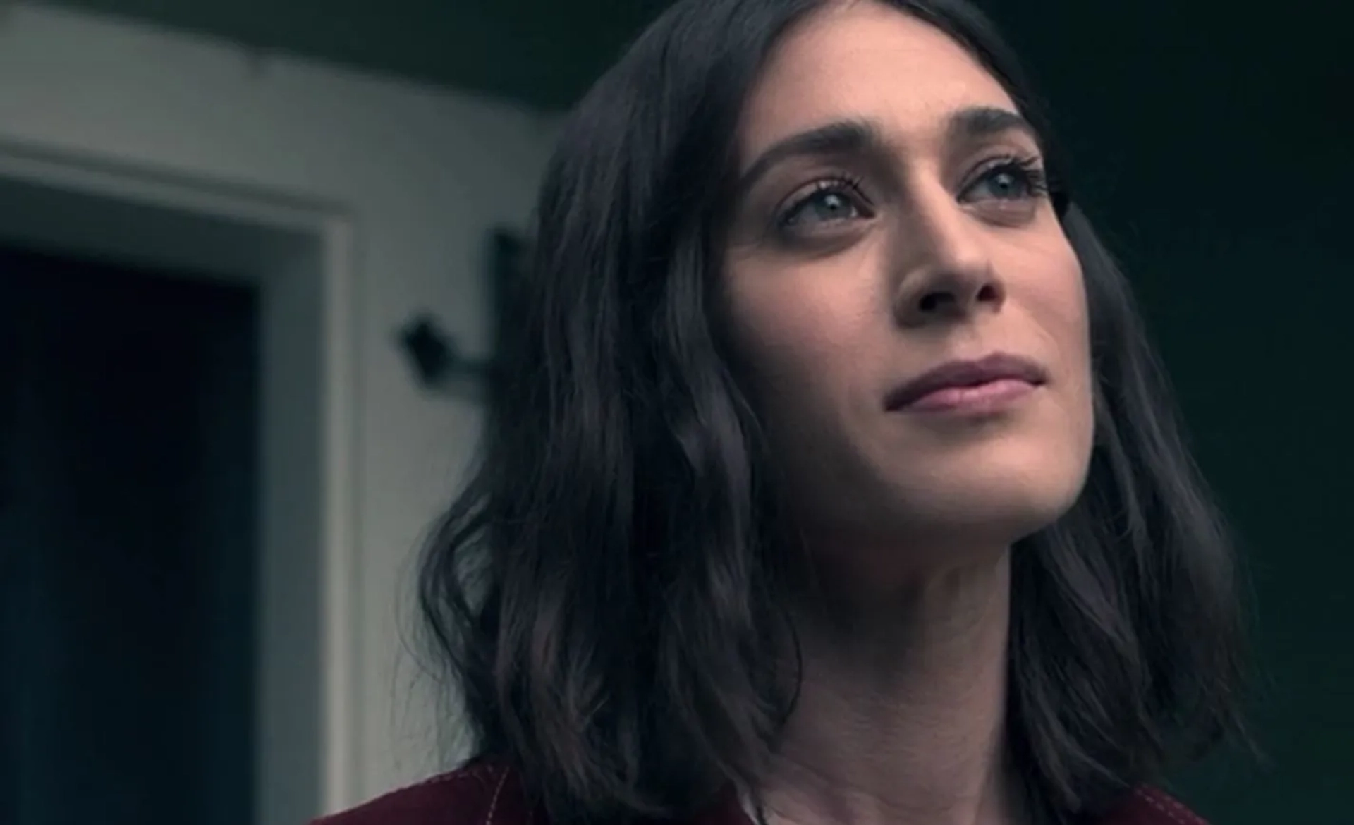 Lizzy Caplan in Truth Be Told (2019)