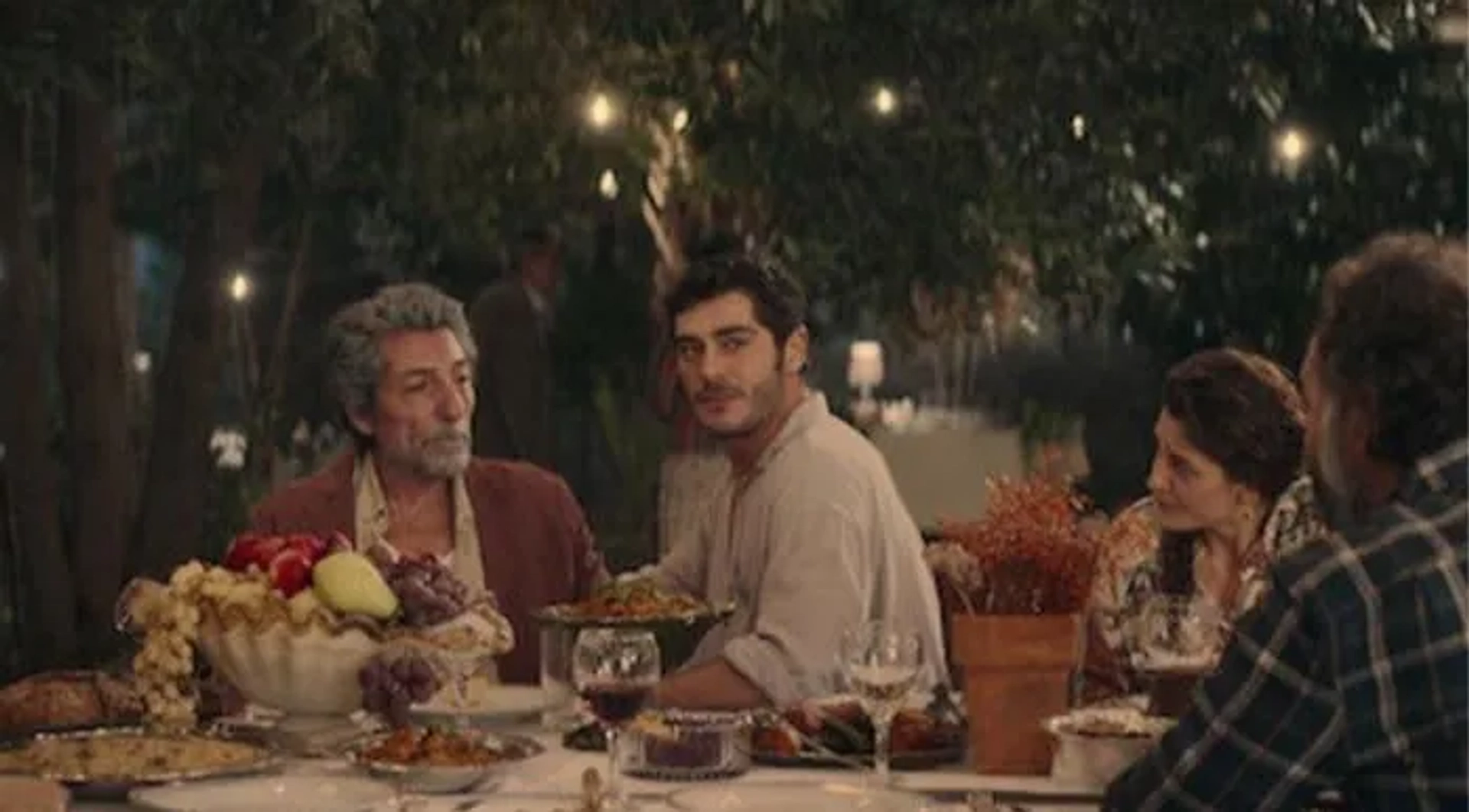 Mustafa Ugurlu, Elif Nur Kerkük, and Burak Deniz in Shahmaran (2023)