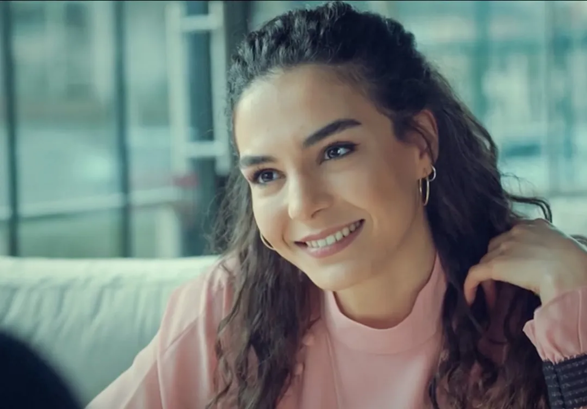 Ebru Sahin in Istanbullu Gelin (2017)