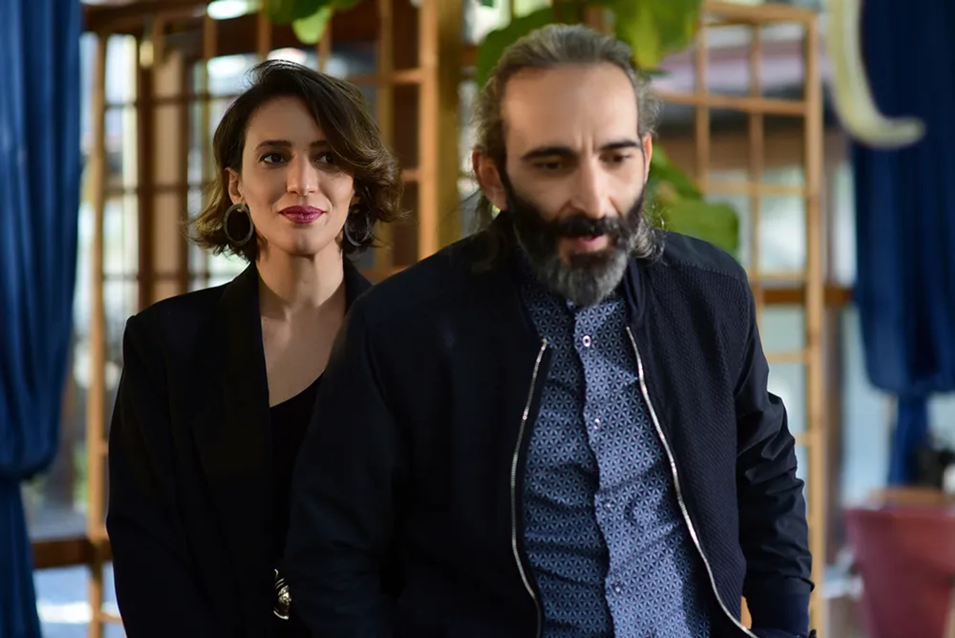 Firat Tanis and Nihal Yalçin in Istanbullu Gelin: 82. Bolum (2019)