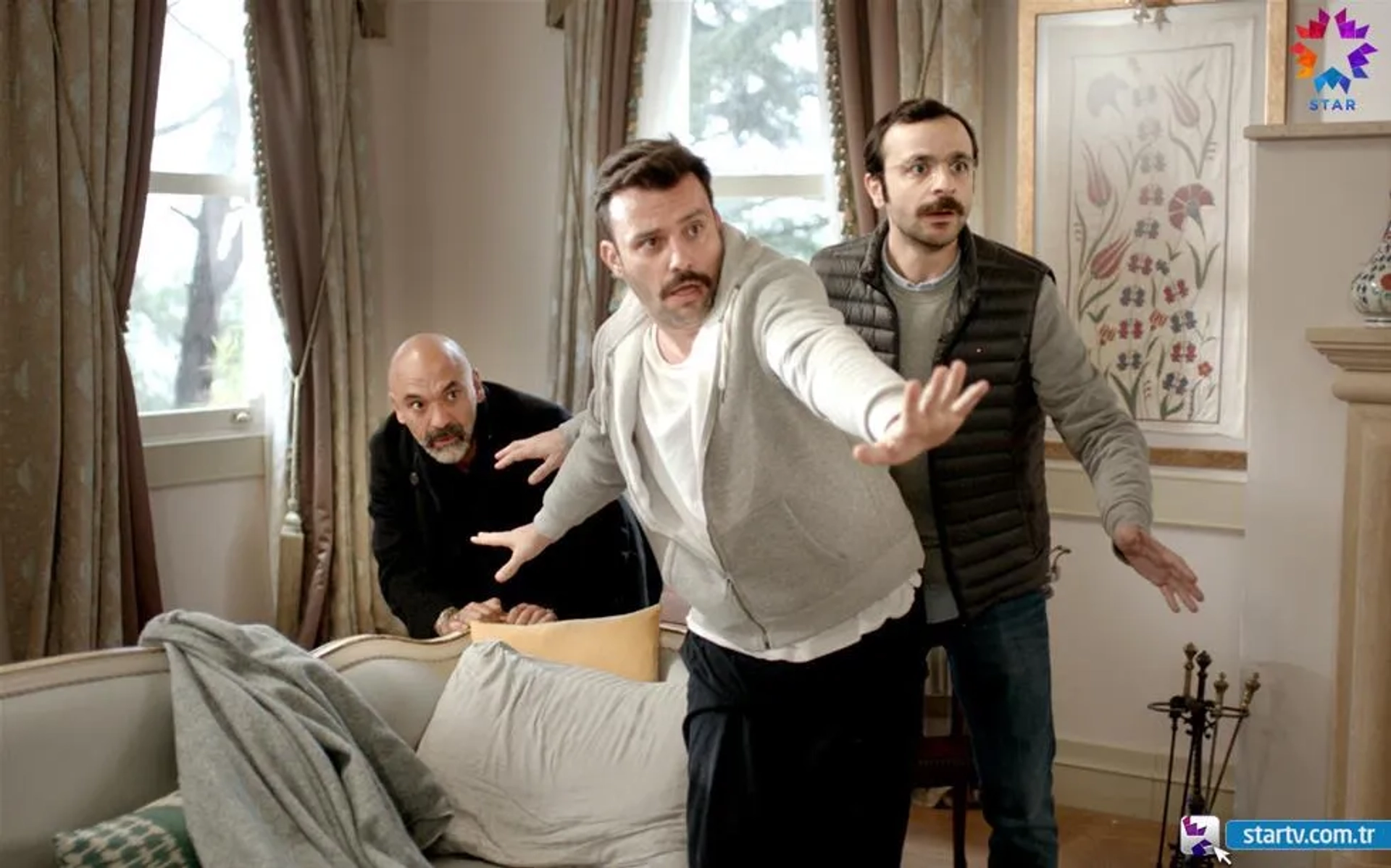 Kaan Çakir, Salih Bademci, and Güven Murat Akpinar in Istanbullu Gelin (2017)