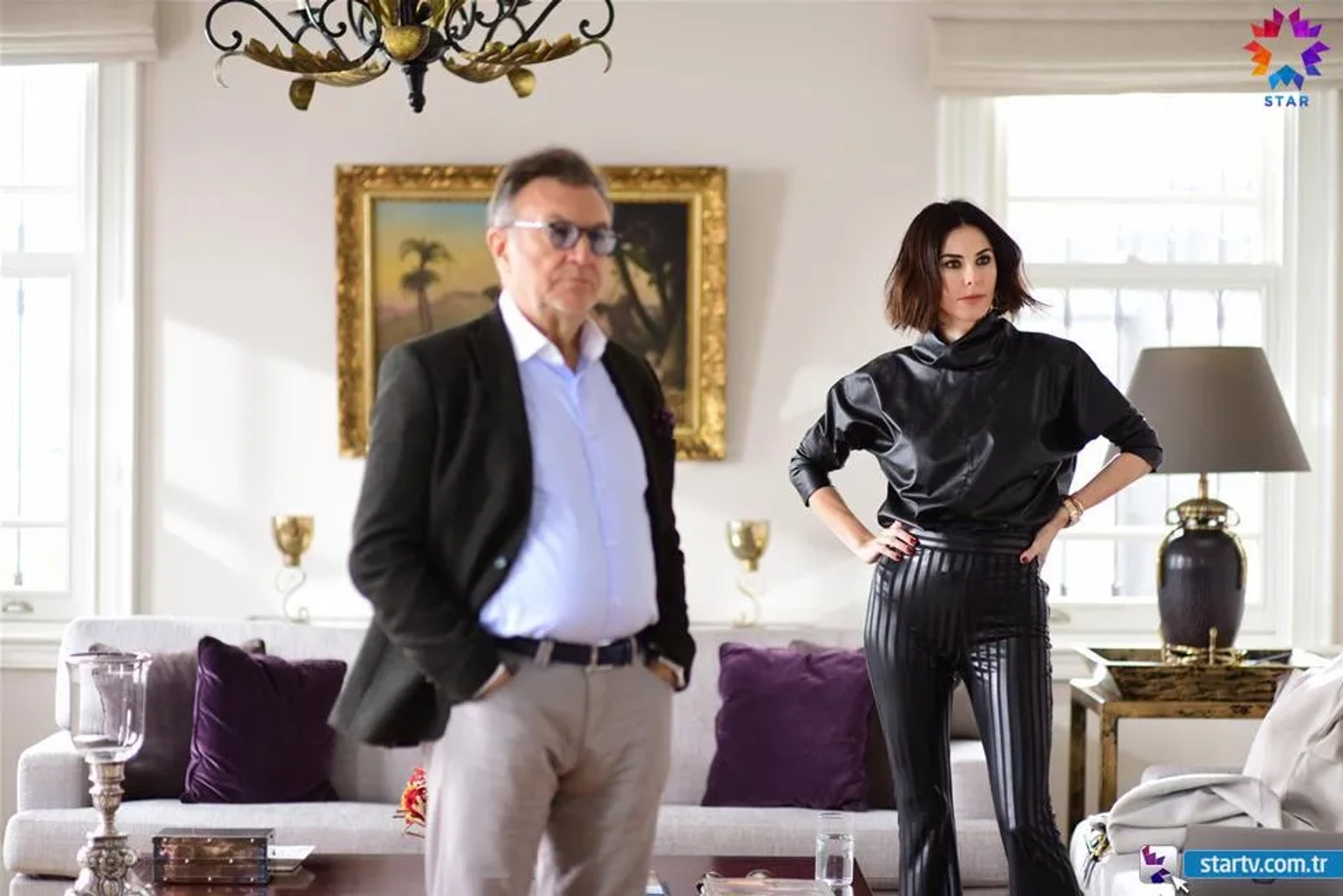 Tamer Levent and Defne Samyeli in Istanbullu Gelin (2017)