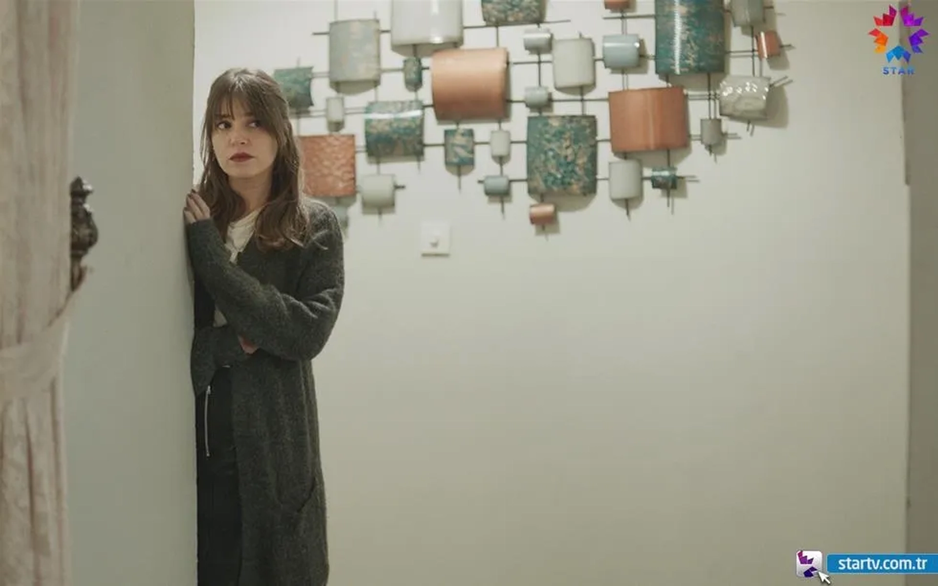 Asli Enver in Istanbullu Gelin (2017)