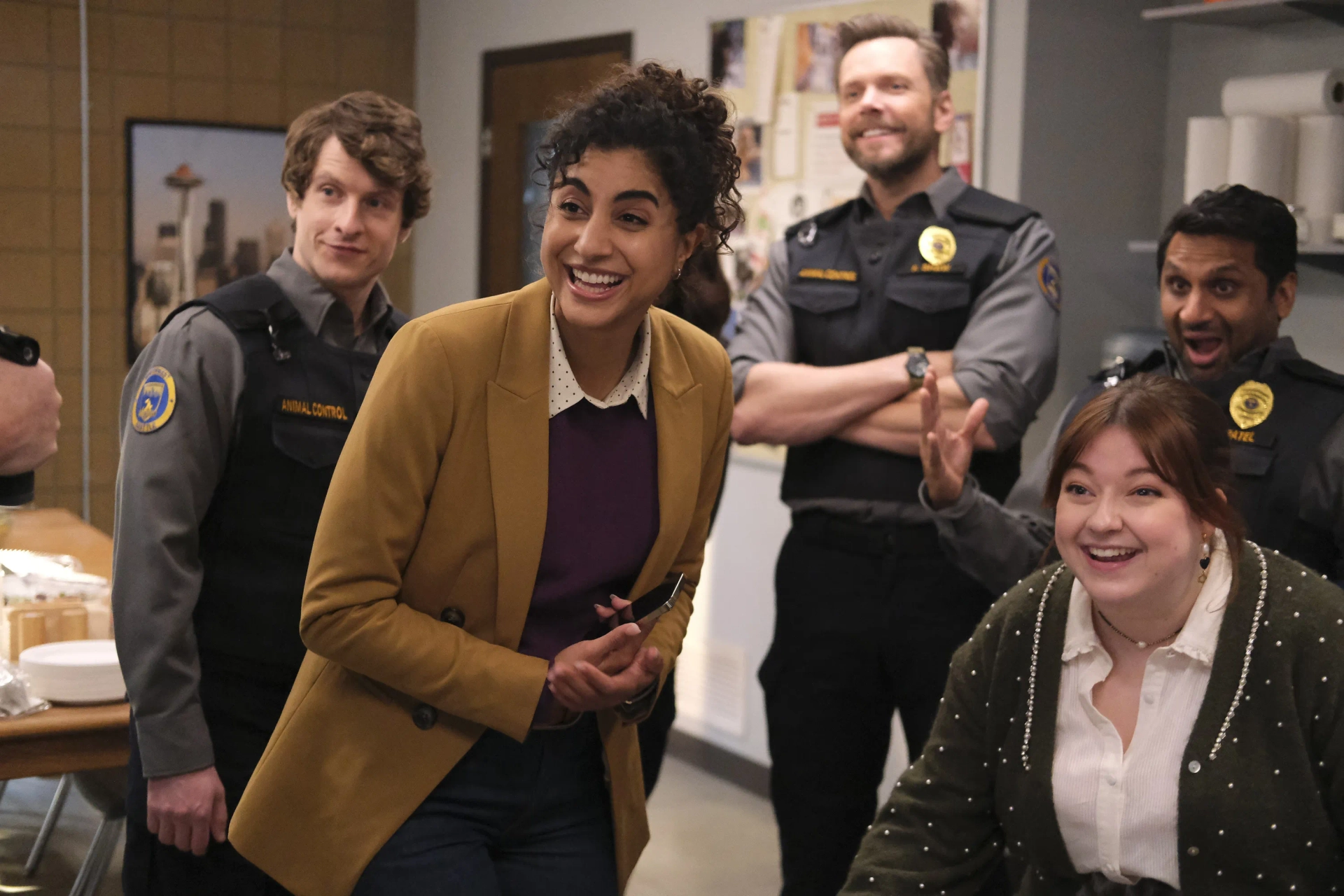 Joel McHale, Ravi Patel, Michael Rowland, Kelli Ogmundson, and Vella Lovell in Animal Control (2023)