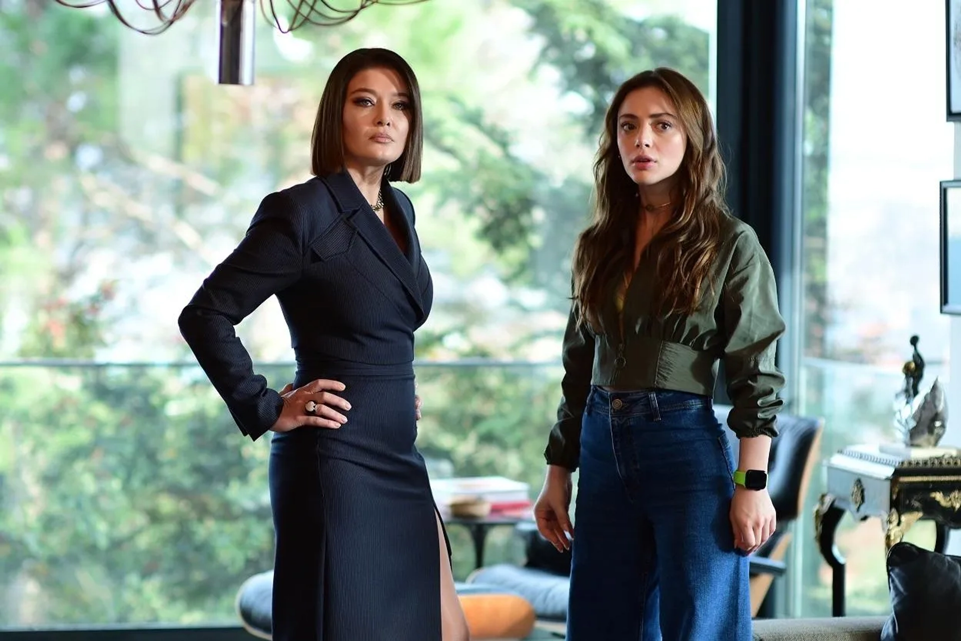 Nurgül Yesilçay and Rabia Soyturk in Veda Mektubu (2023)