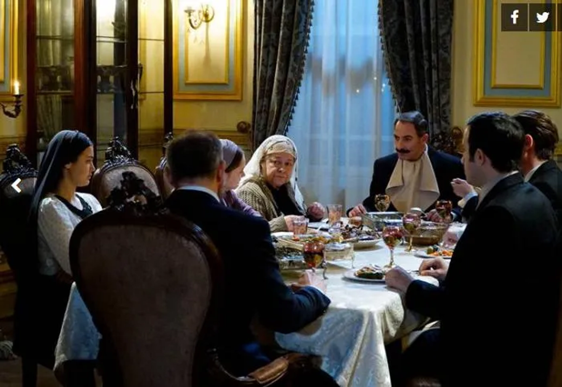 Celile Toyon Uysal, Halit Ergenç, Levent Can, Fatih Artman, Miray Daner, Boran Kuzum, Pinar Deniz, and Berker Güven in Wounded Love (2016)