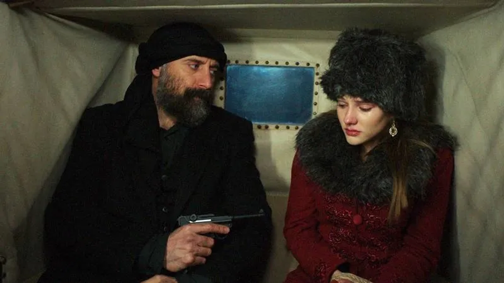 Halit Ergenç and Alina Boz in Wounded Love (2016)