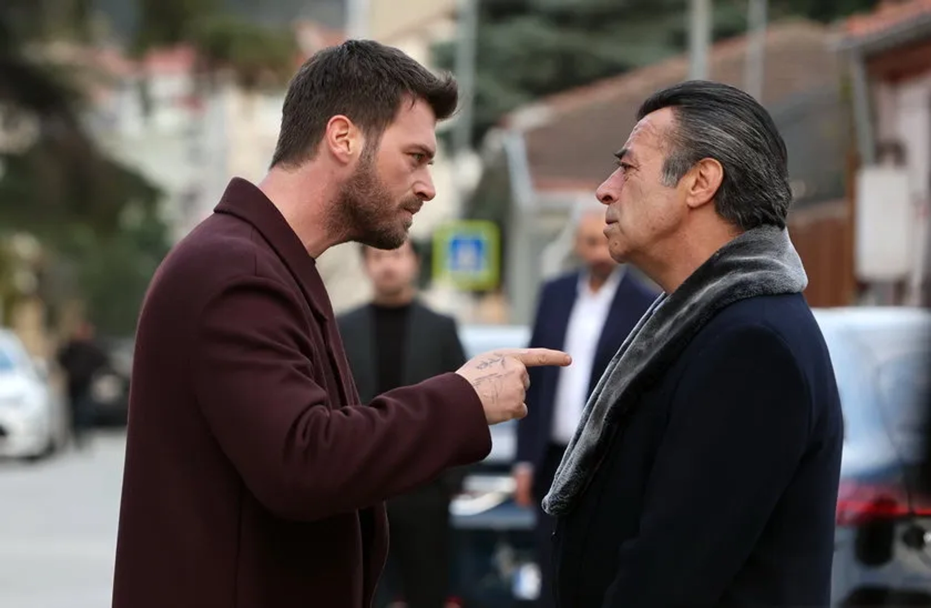 Levent Ülgen and Kivanç Tatlitug in The Family (2023)