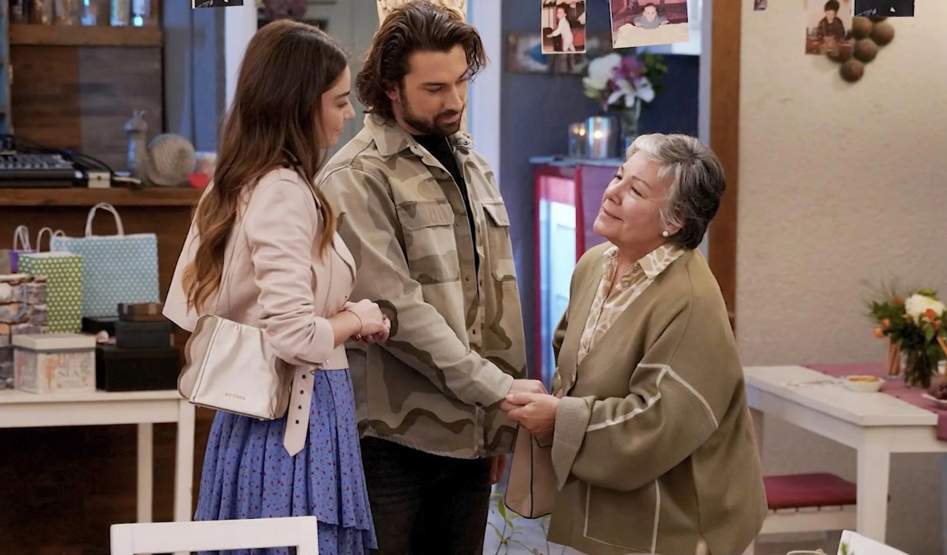 Bedia Ener, Ayça Aysin Turan, and Alp Navruz in Be My Sunshine (2021)