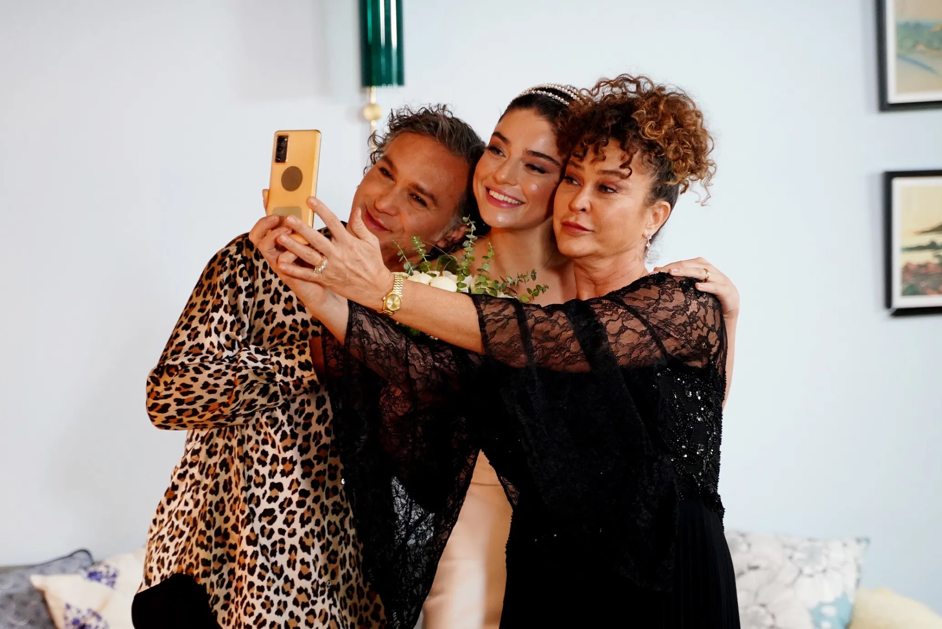 Ipek Tenolcay, Bülent Çolak, and Ayça Aysin Turan in Be My Sunshine (2021)