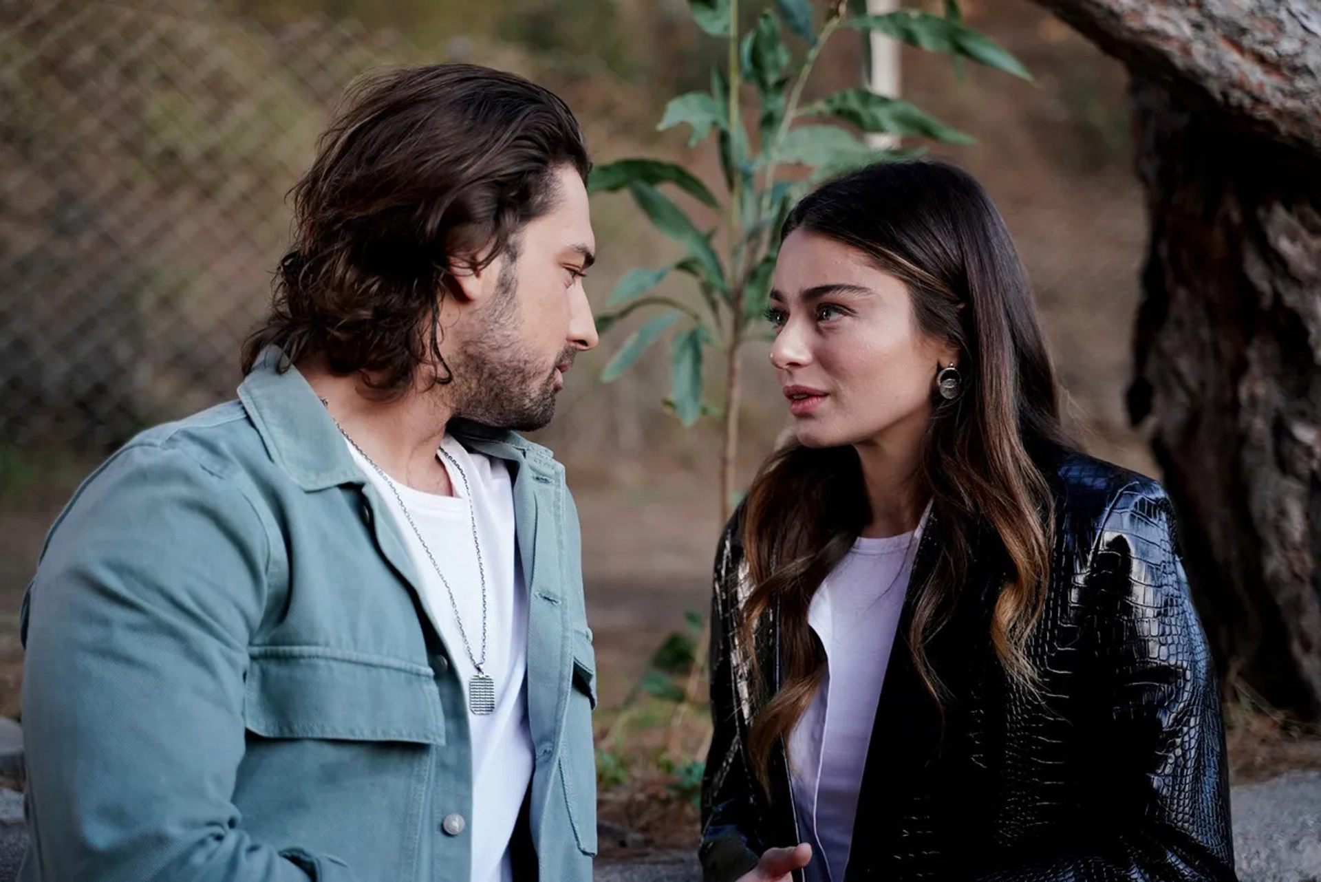 Ayça Aysin Turan and Alp Navruz in Be My Sunshine (2021)