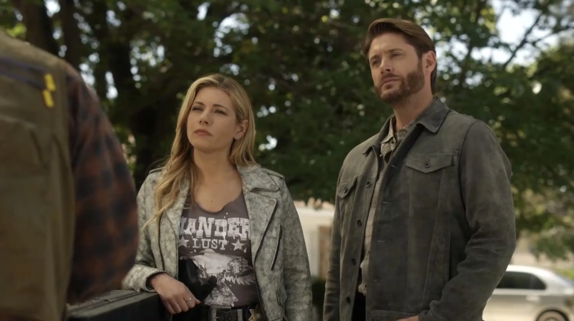 Jensen Ackles and Katheryn Winnick in Big Sky (2020)